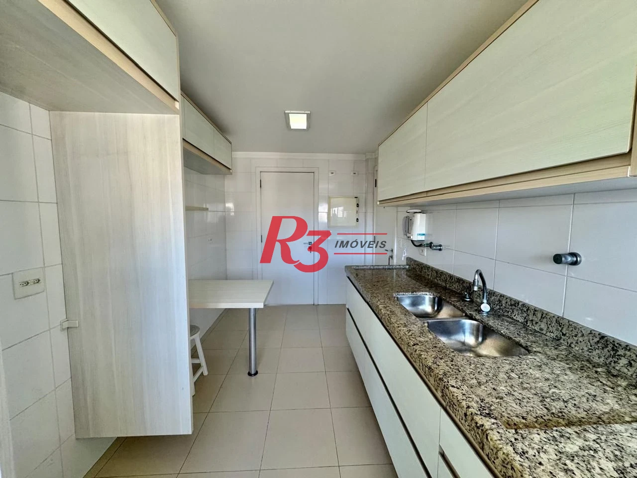 Apartamento com 3 dormitórios à venda, 139 m² por R$ 1.650.000,00 - Gonzaga - Santos/SP