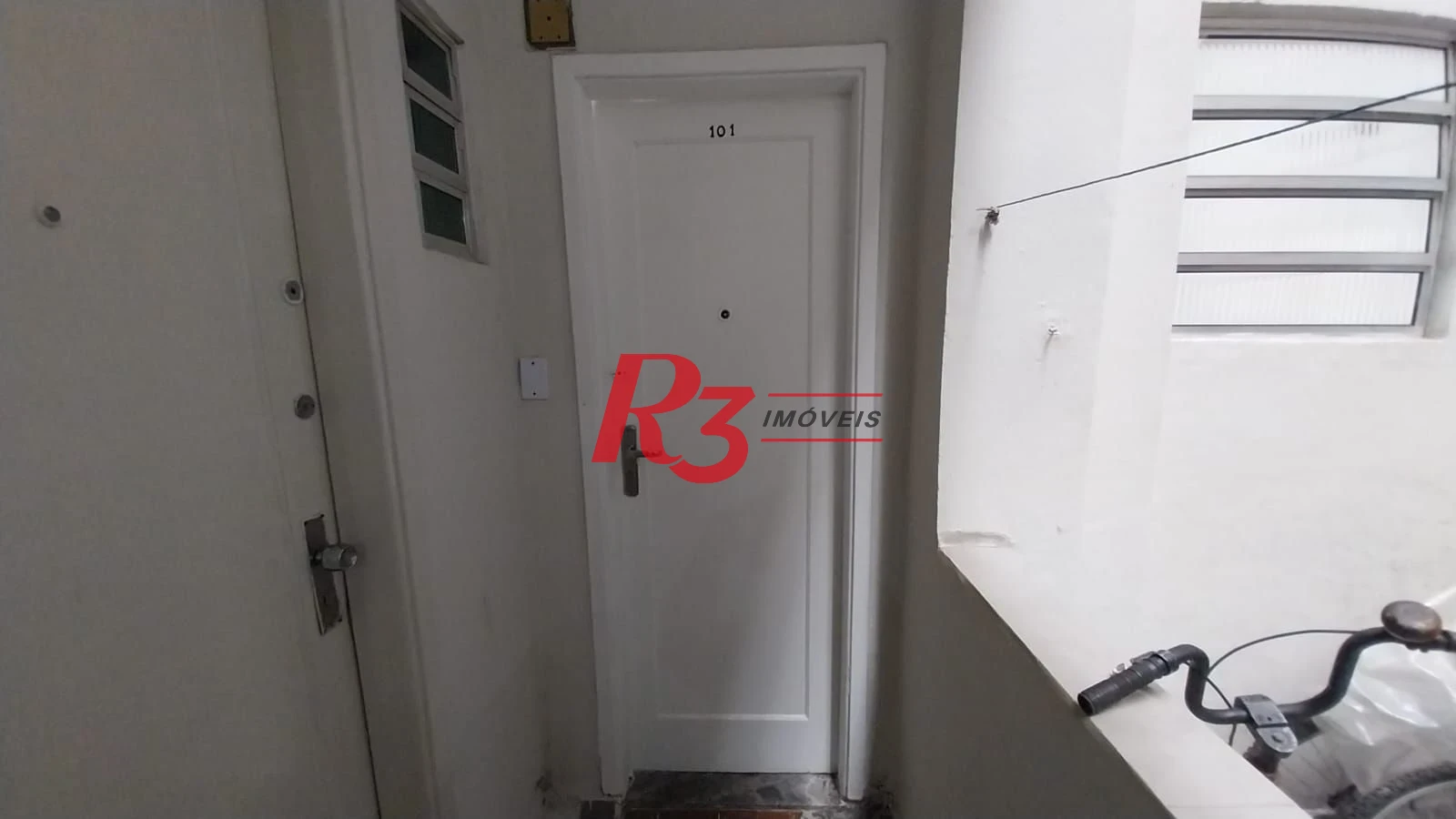 Apartamento com 1 dormitório à venda, 36 m² por R$ 300.000,00 - Embaré - Santos/SP