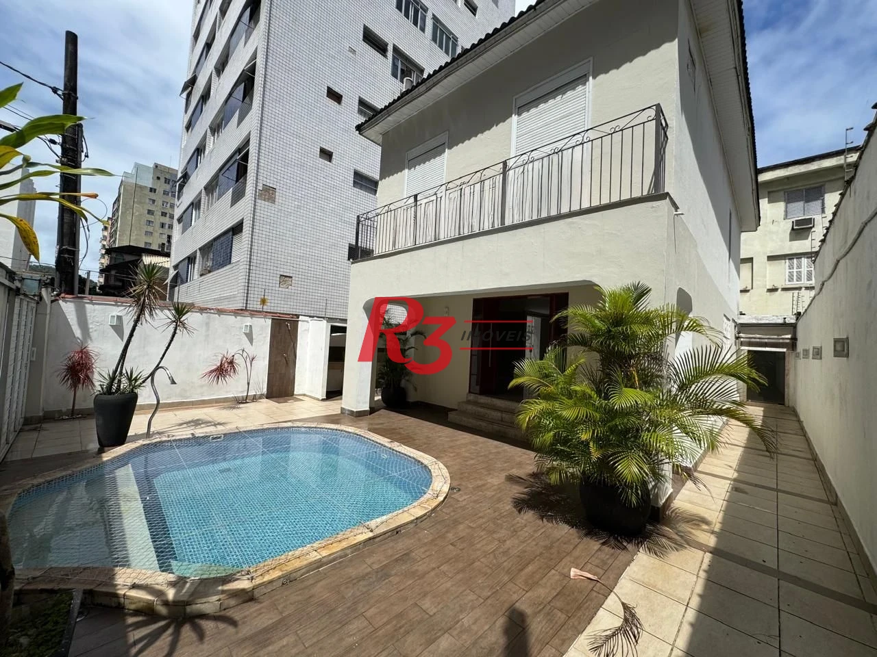 Casa com 3 dormitórios à venda, 231 m² por R$ 1.500.000,00 - Gonzaguinha - São Vicente/SP