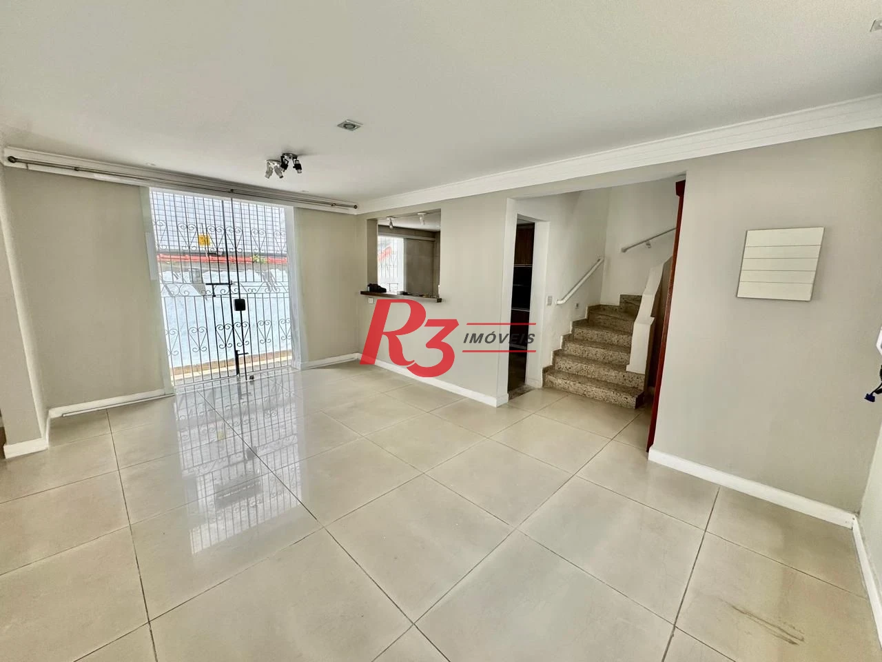 Casa com 3 dormitórios à venda, 231 m² por R$ 1.500.000,00 - Gonzaguinha - São Vicente/SP
