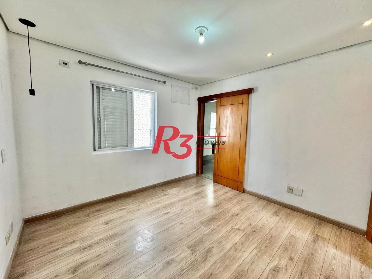 Casa com 3 dormitórios à venda, 231 m² por R$ 1.500.000,00 - Gonzaguinha - São Vicente/SP