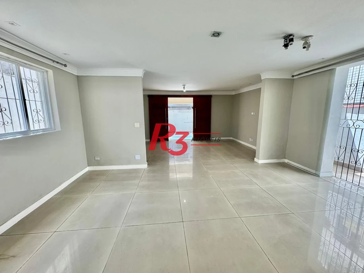 Casa com 3 dormitórios à venda, 231 m² por R$ 1.500.000,00 - Gonzaguinha - São Vicente/SP
