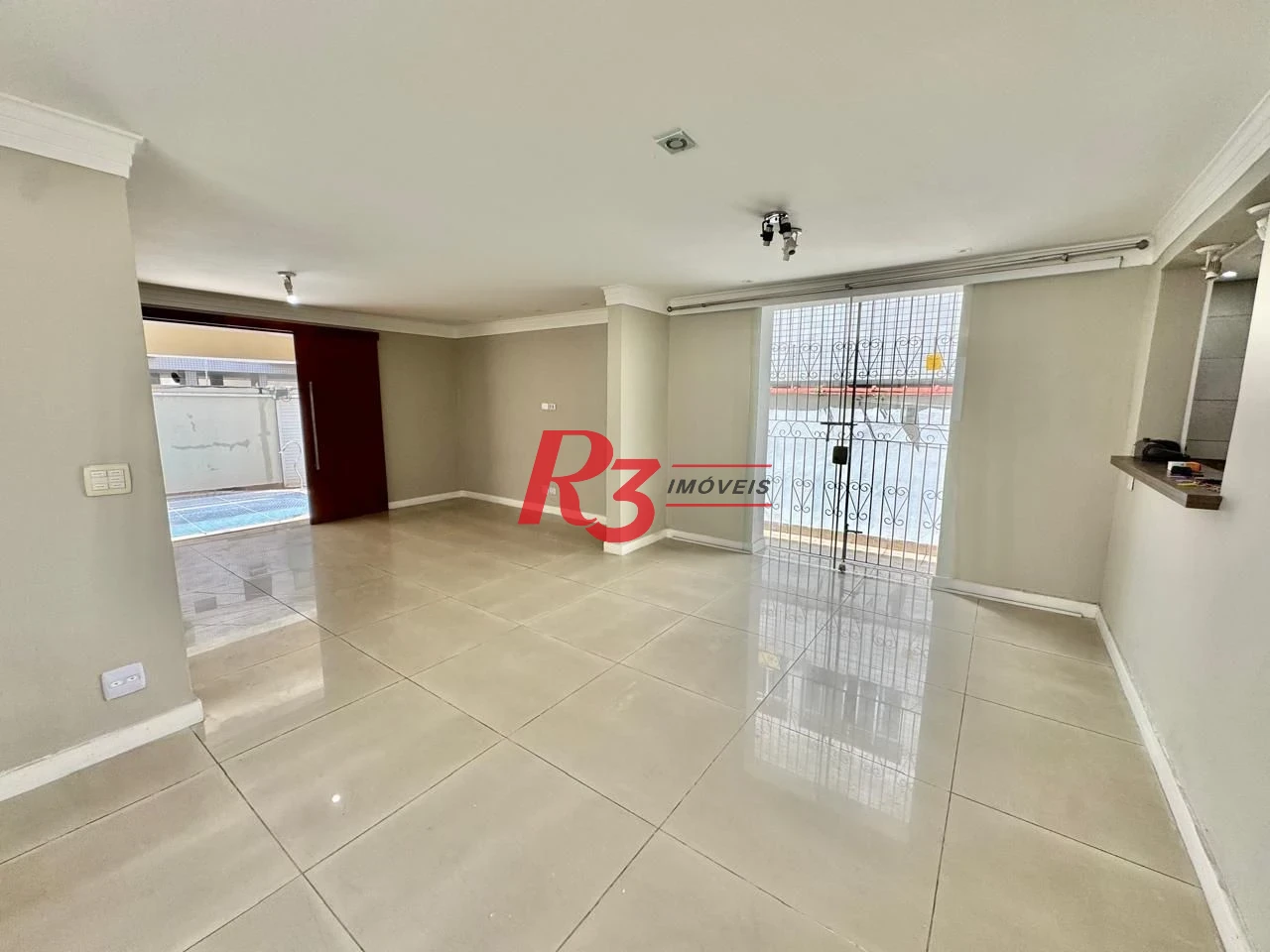 Casa com 3 dormitórios à venda, 231 m² por R$ 1.500.000,00 - Gonzaguinha - São Vicente/SP