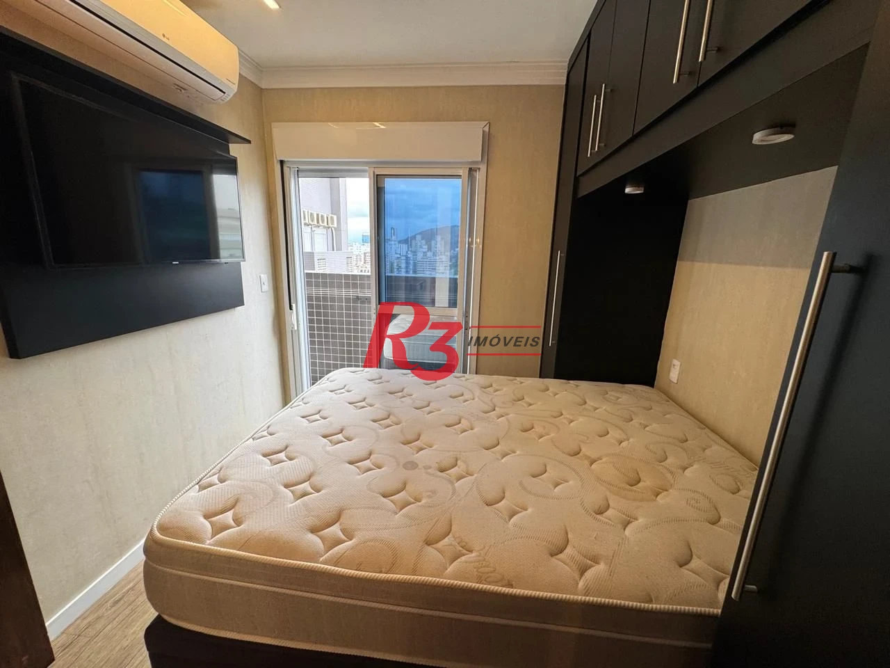 Apartamento Duplex com 3 dormitórios à venda, 115 m² por R$ 1.710.000,00 - Pompéia - Santos/SP
