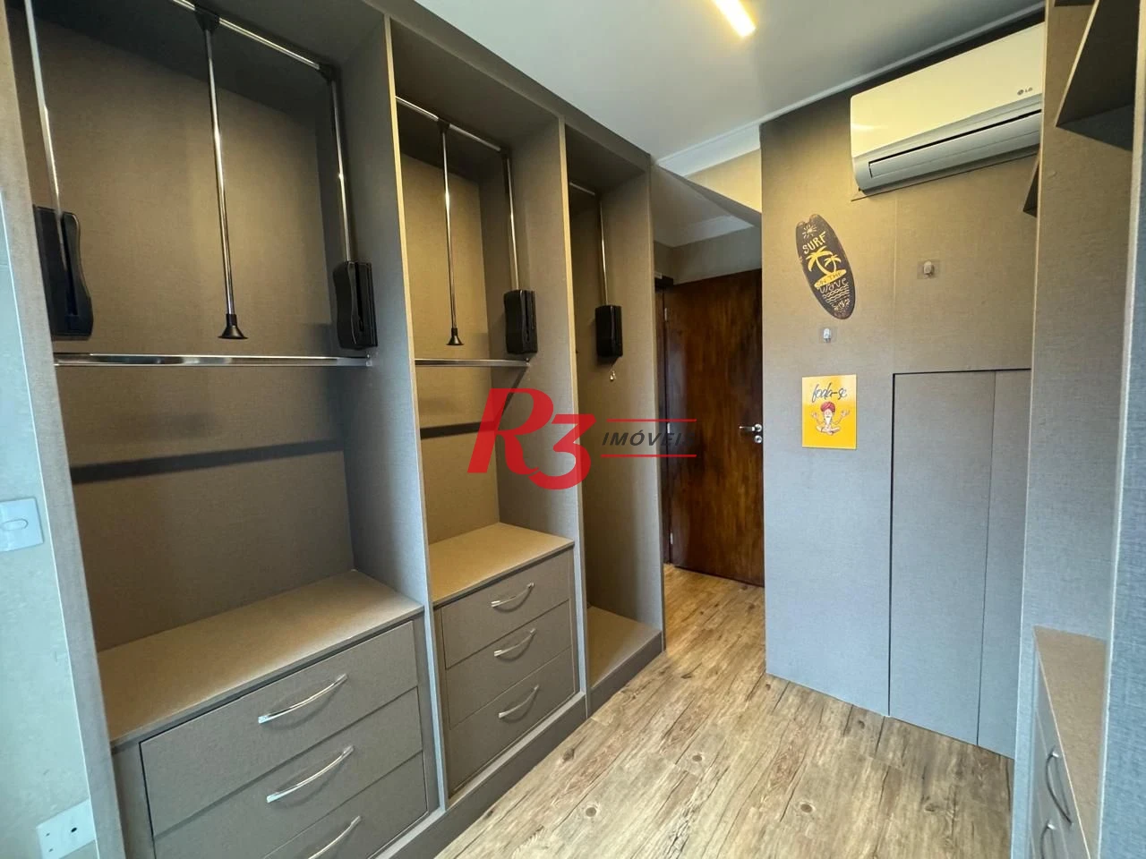 Apartamento Duplex com 3 dormitórios à venda, 115 m² por R$ 1.710.000,00 - Pompéia - Santos/SP