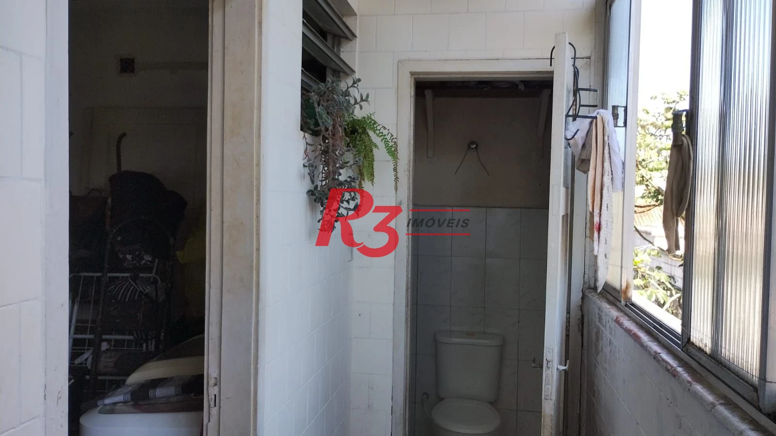 Apartamento com 3 dormitórios à venda, 69 m² por R$ 375.000,00 - Boqueirão - Santos/SP