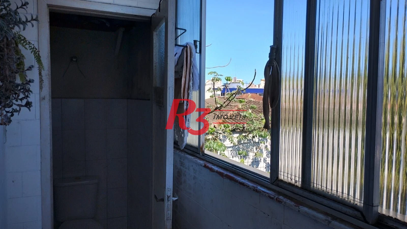Apartamento com 3 dormitórios à venda, 69 m² por R$ 375.000,00 - Boqueirão - Santos/SP