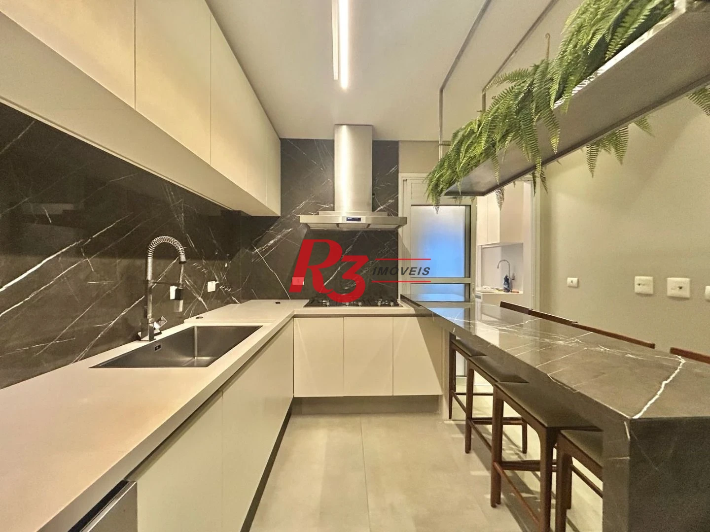 Apartamento com 3 dormitórios à venda, 177 m² por R$ 3.280.000,00 - Boqueirão - Santos/SP