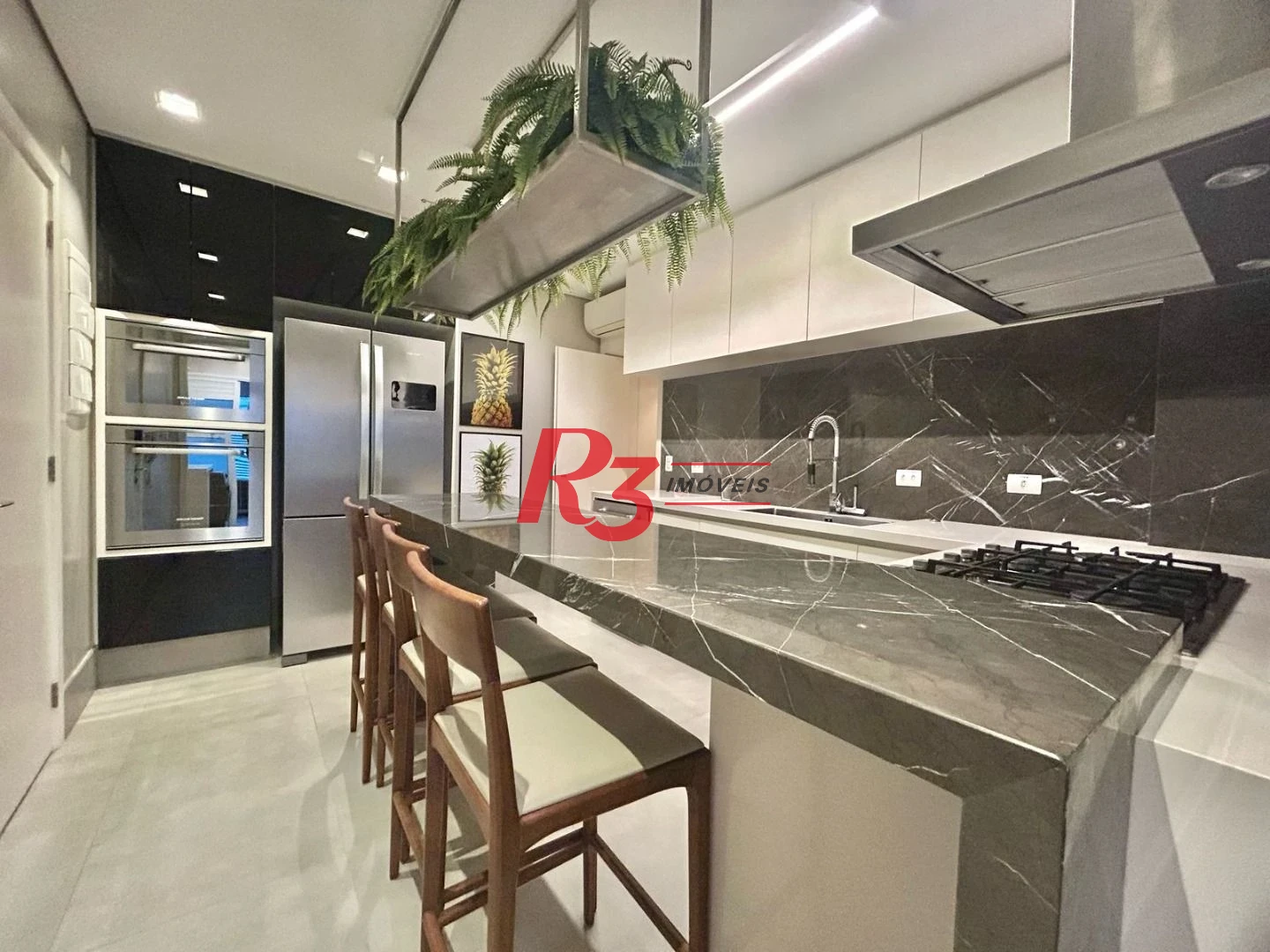 Apartamento com 3 dormitórios à venda, 177 m² por R$ 3.280.000,00 - Boqueirão - Santos/SP