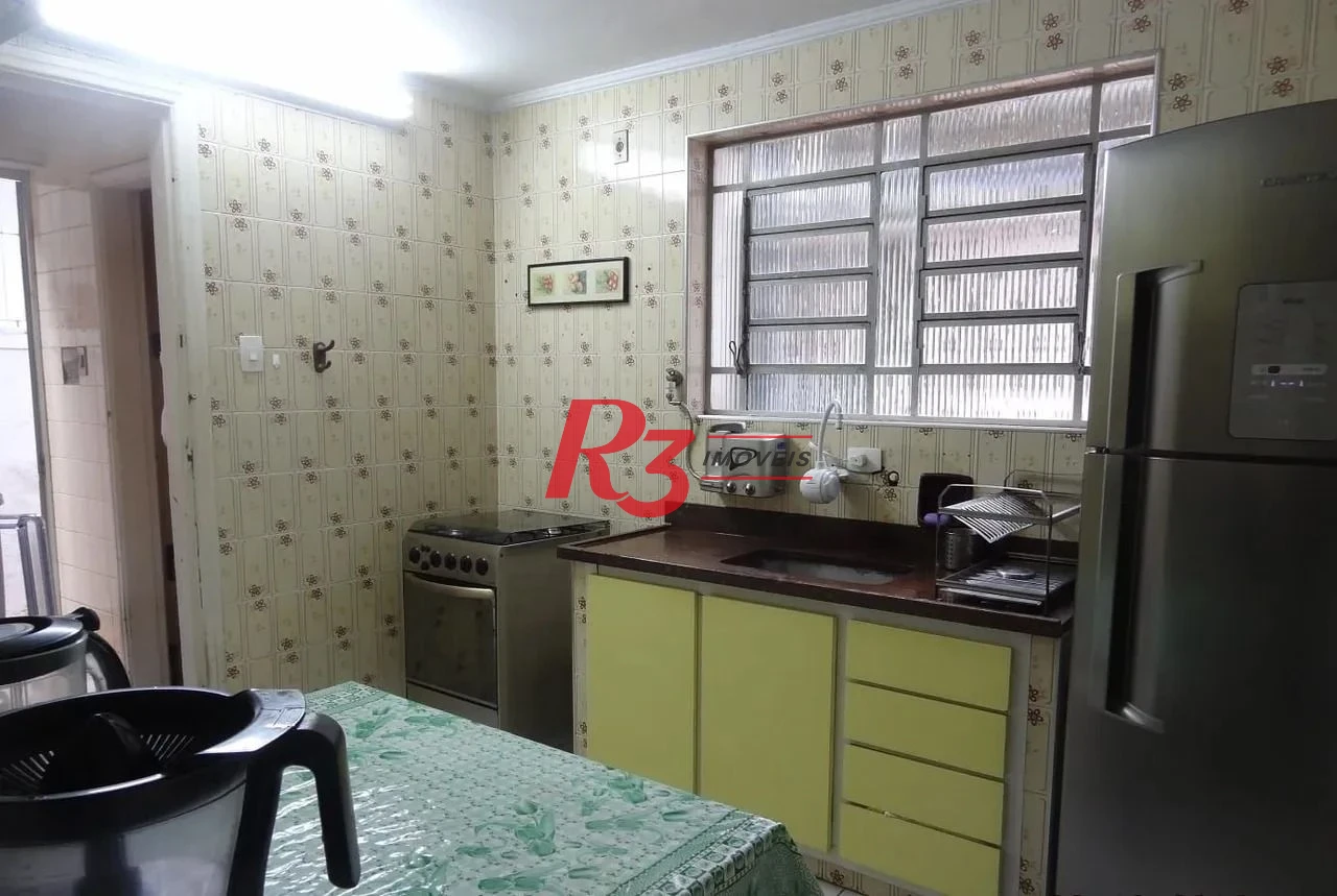 Sobrado com 4 dormitórios à venda, 210 m² por R$ 1.350.000,00 - Embaré - Santos/SP