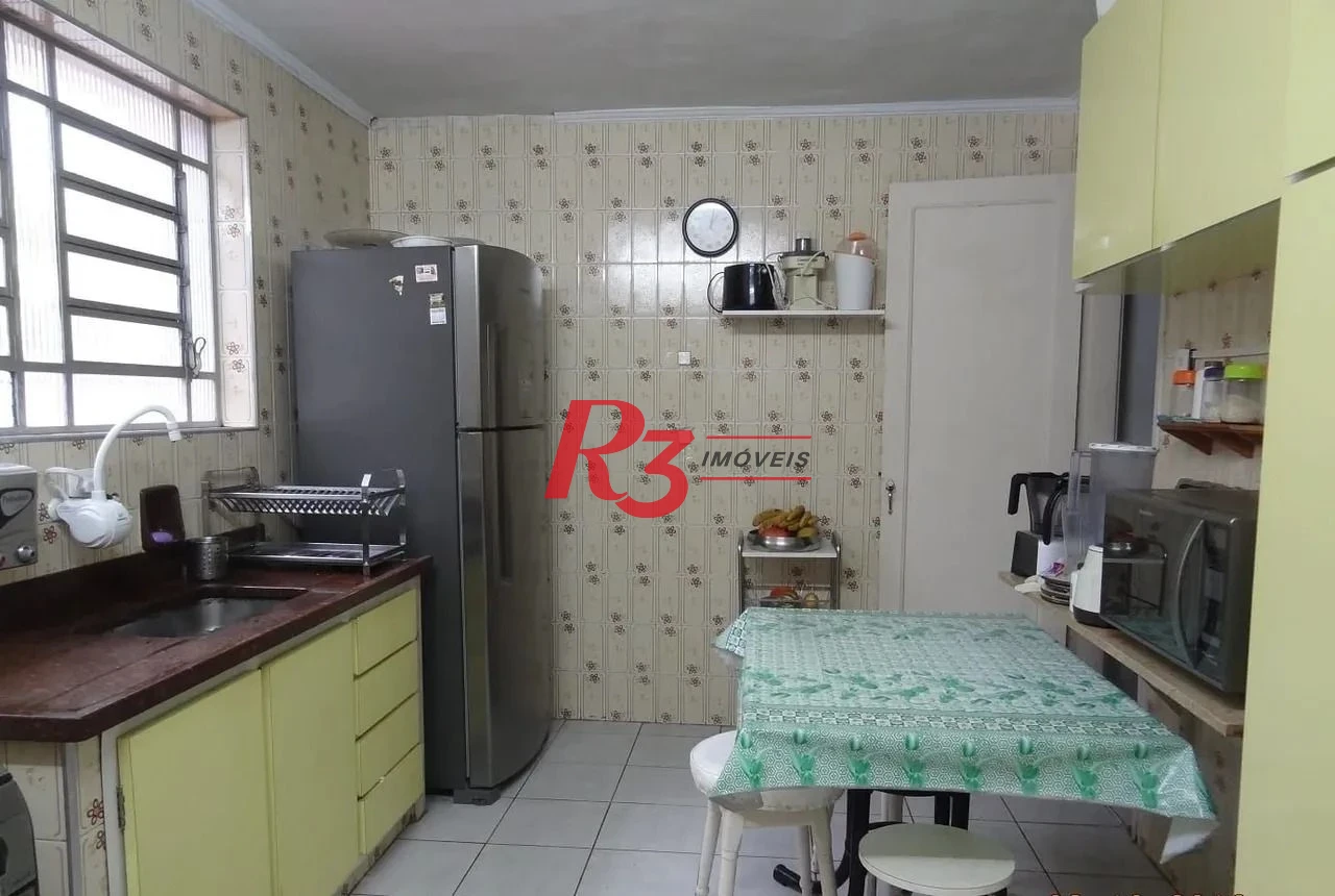 Sobrado com 4 dormitórios à venda, 210 m² por R$ 1.350.000,00 - Embaré - Santos/SP