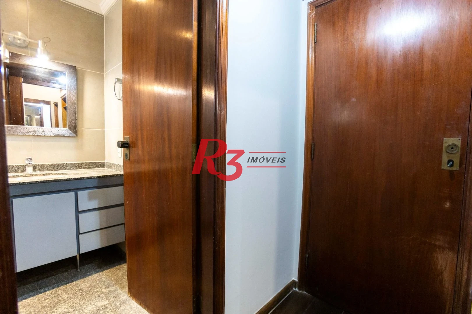 Apartamento com 3 dormitórios à venda, 183 m² por R$ 1.200.000,00 - Pompéia - Santos/SP