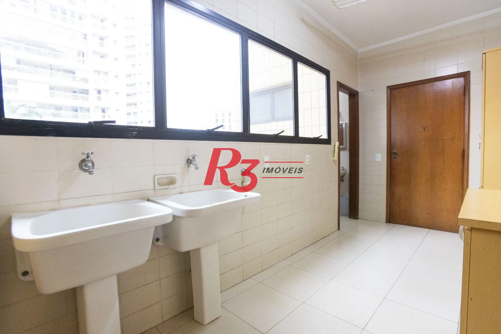 Apartamento com 3 dormitórios à venda, 183 m² por R$ 1.200.000,00 - Pompéia - Santos/SP