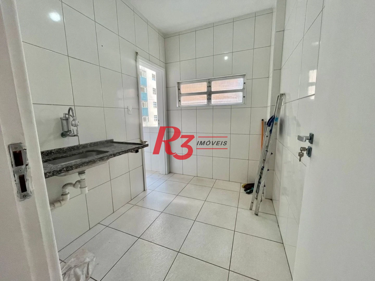 Apartamento para alugar, 69 m² por R$ 3.500,00/mês - José Menino - Santos/SP