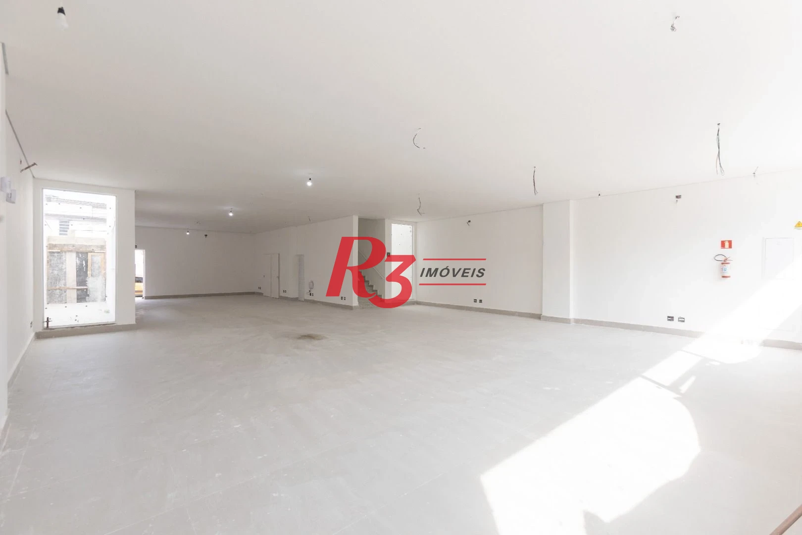 Loja para alugar, 600 m² por R$ 23.608,70/mês - Encruzilhada - Santos/SP