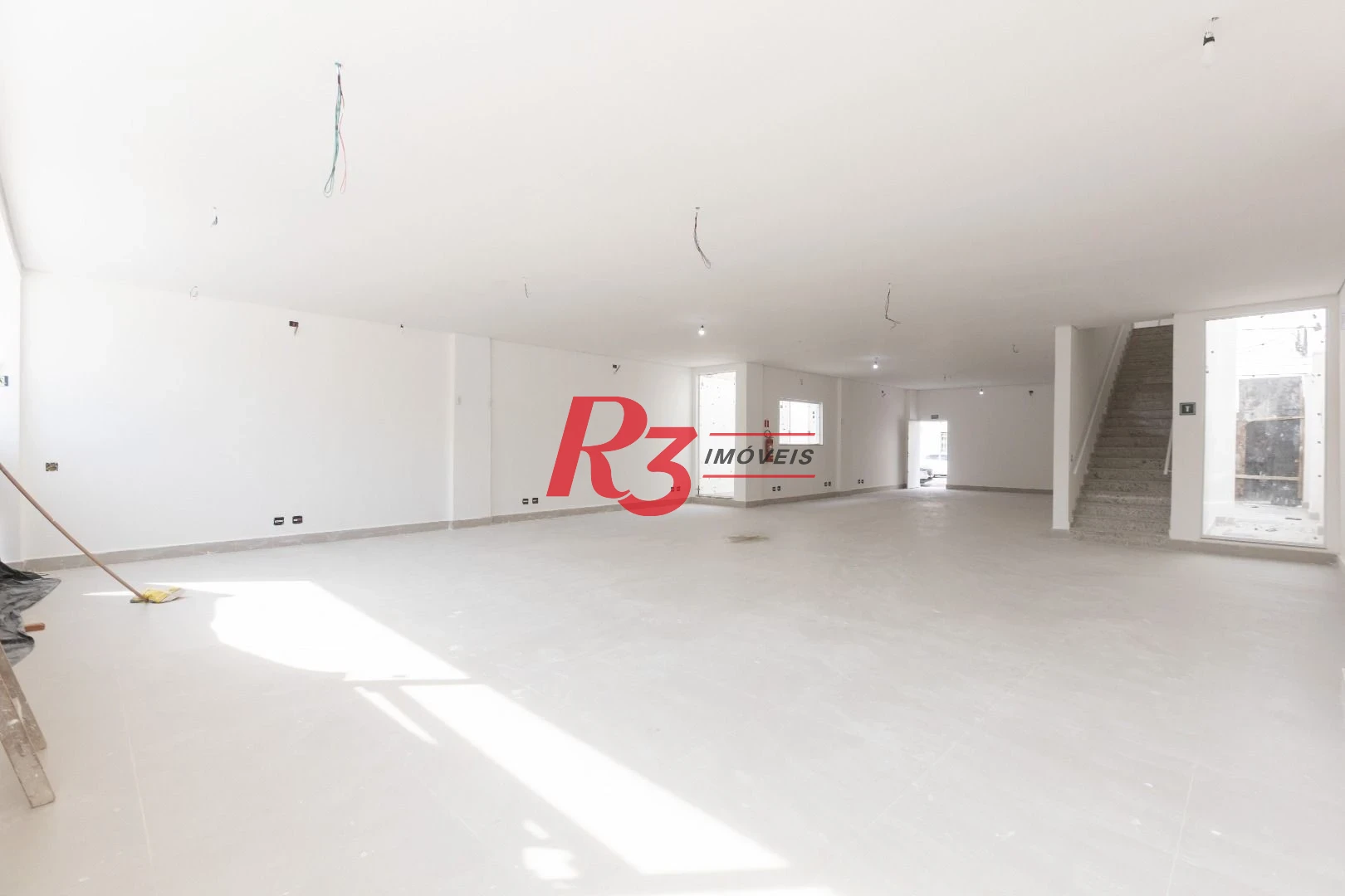 Loja para alugar, 600 m² por R$ 23.608,70/mês - Encruzilhada - Santos/SP