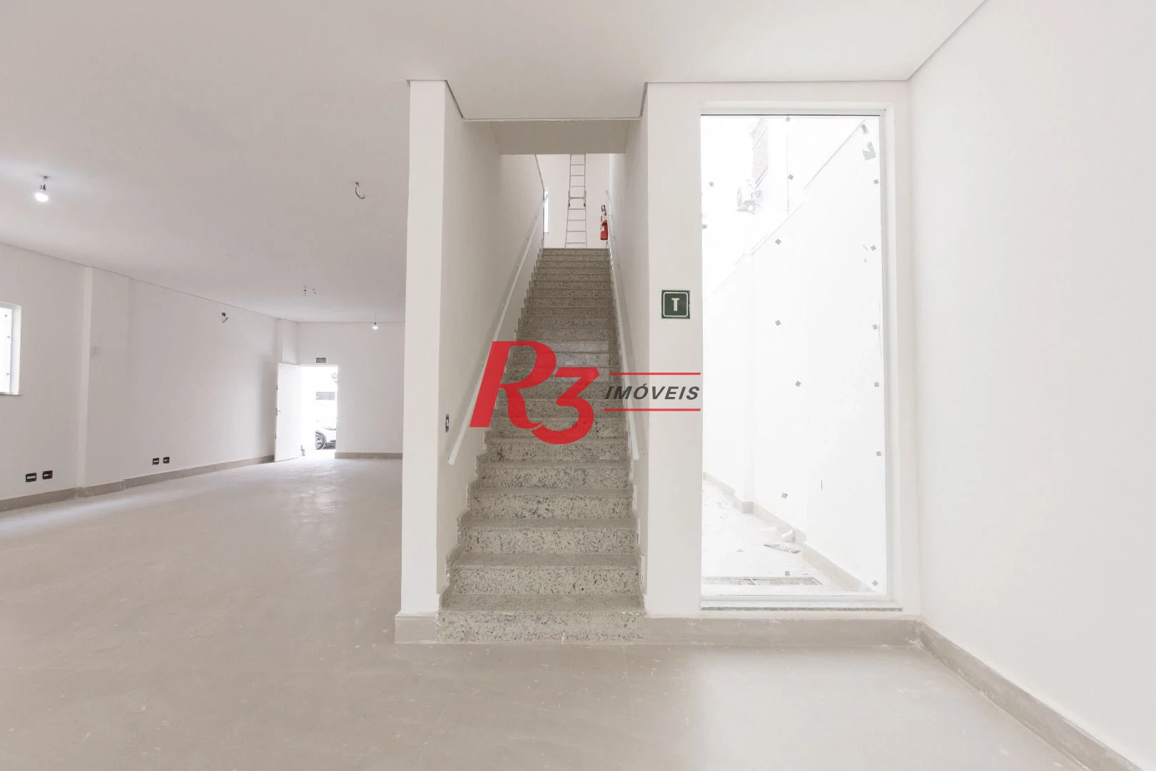 Loja para alugar, 600 m² por R$ 23.608,70/mês - Encruzilhada - Santos/SP