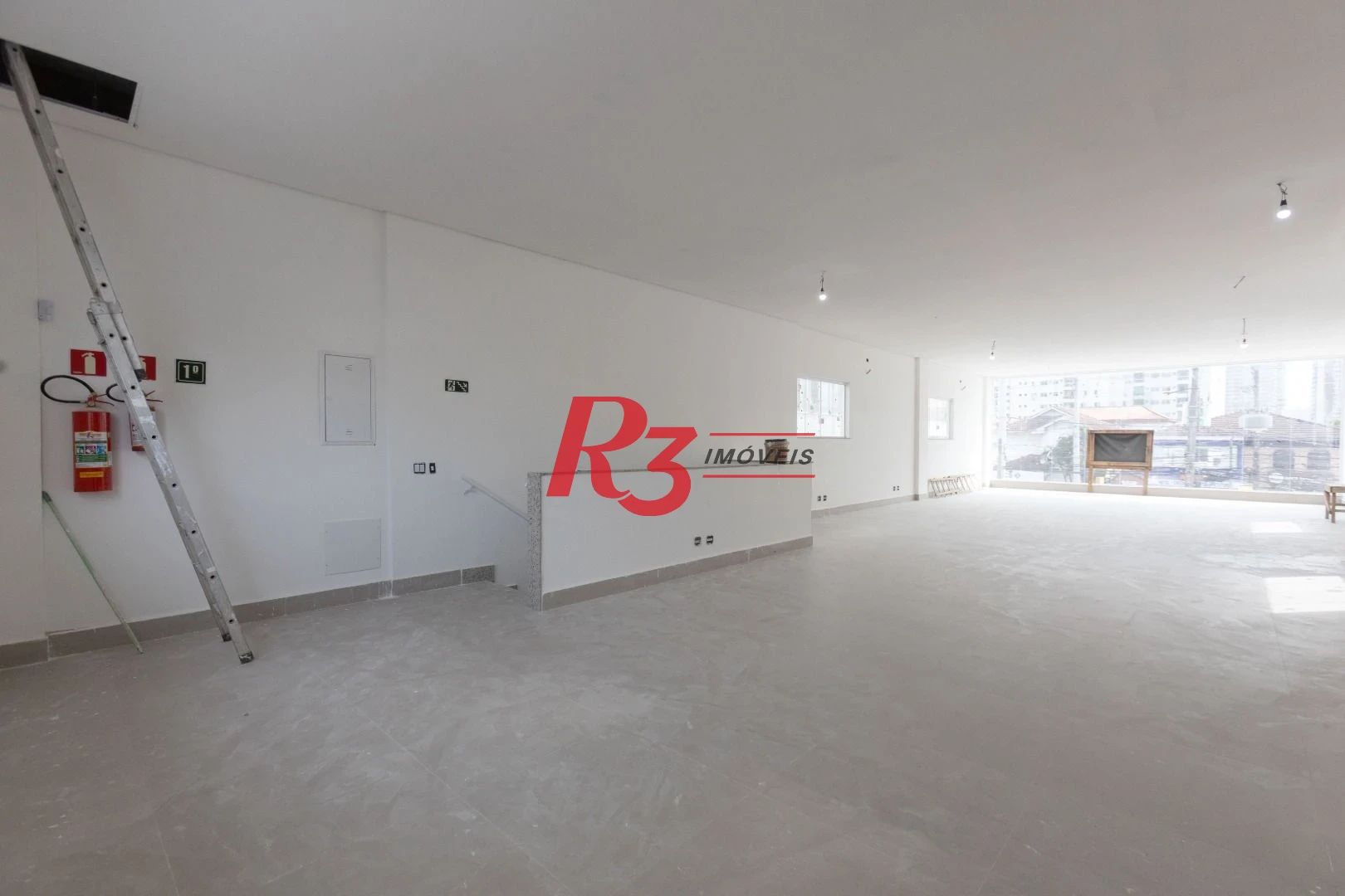 Loja para alugar, 600 m² por R$ 23.608,70/mês - Encruzilhada - Santos/SP