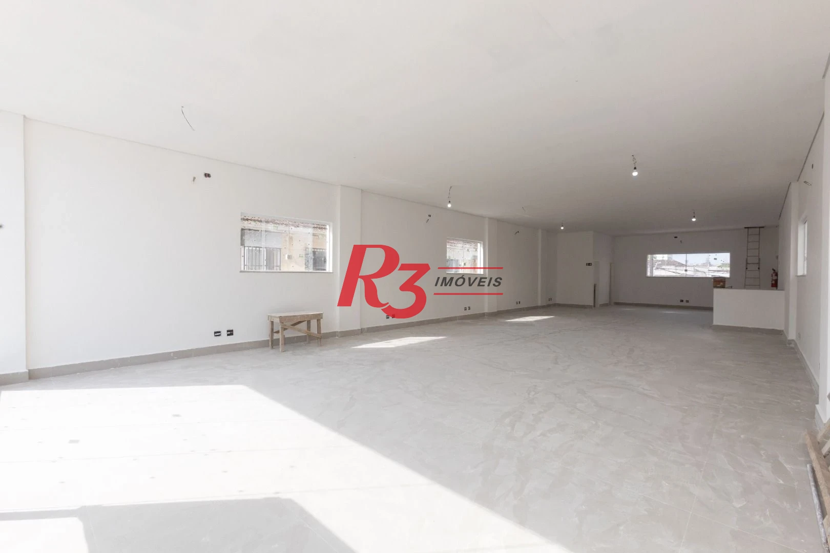 Loja para alugar, 600 m² por R$ 23.608,70/mês - Encruzilhada - Santos/SP