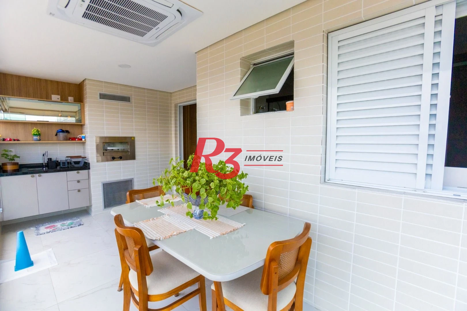 Apartamento à venda, 116 m² por R$ 2.456.000,00 - Gonzaga - Santos/SP