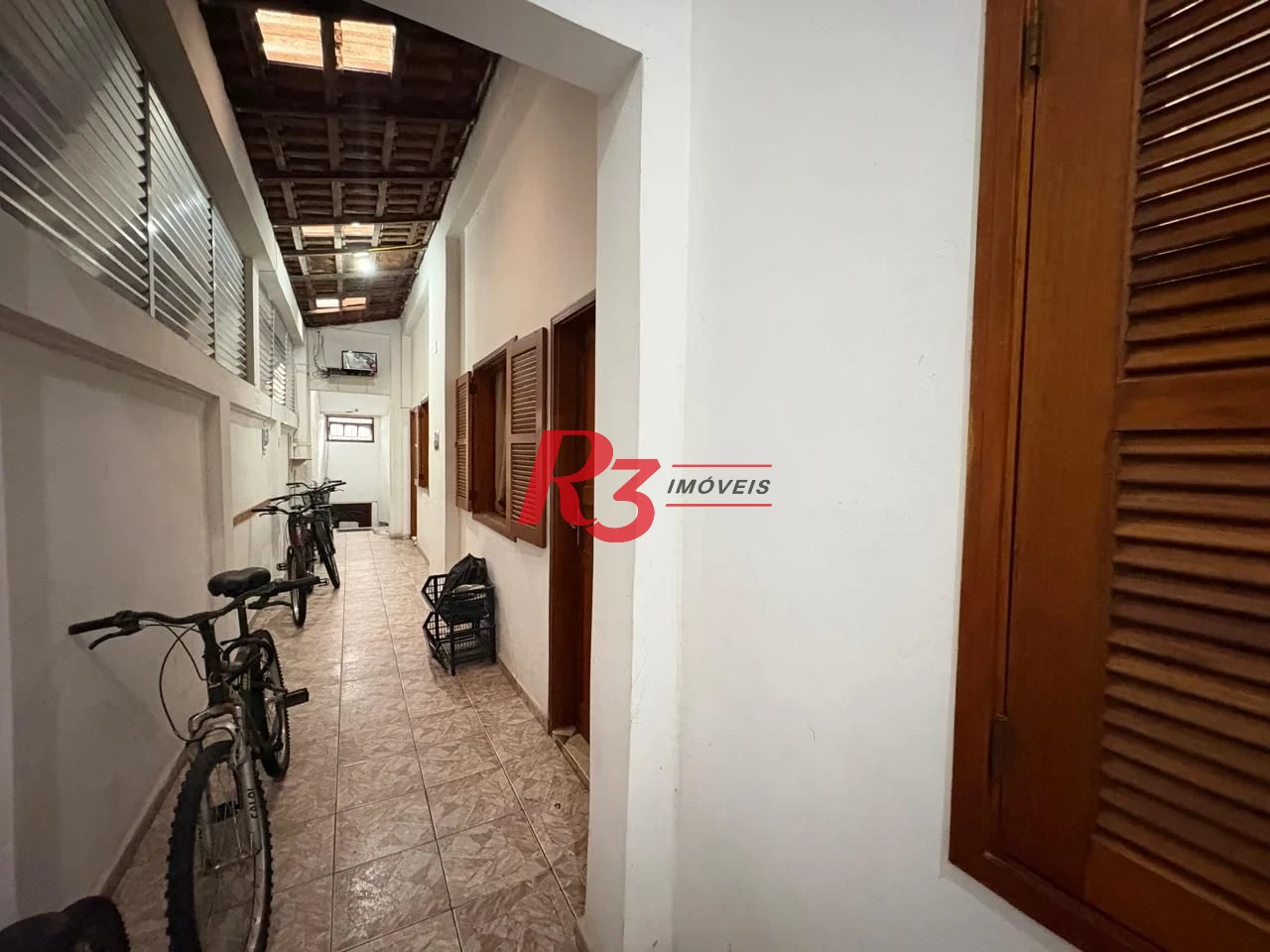 Casa com 9 dormitórios à venda, 287 m² por R$ 645.000,00 - Encruzilhada - Santos/SP