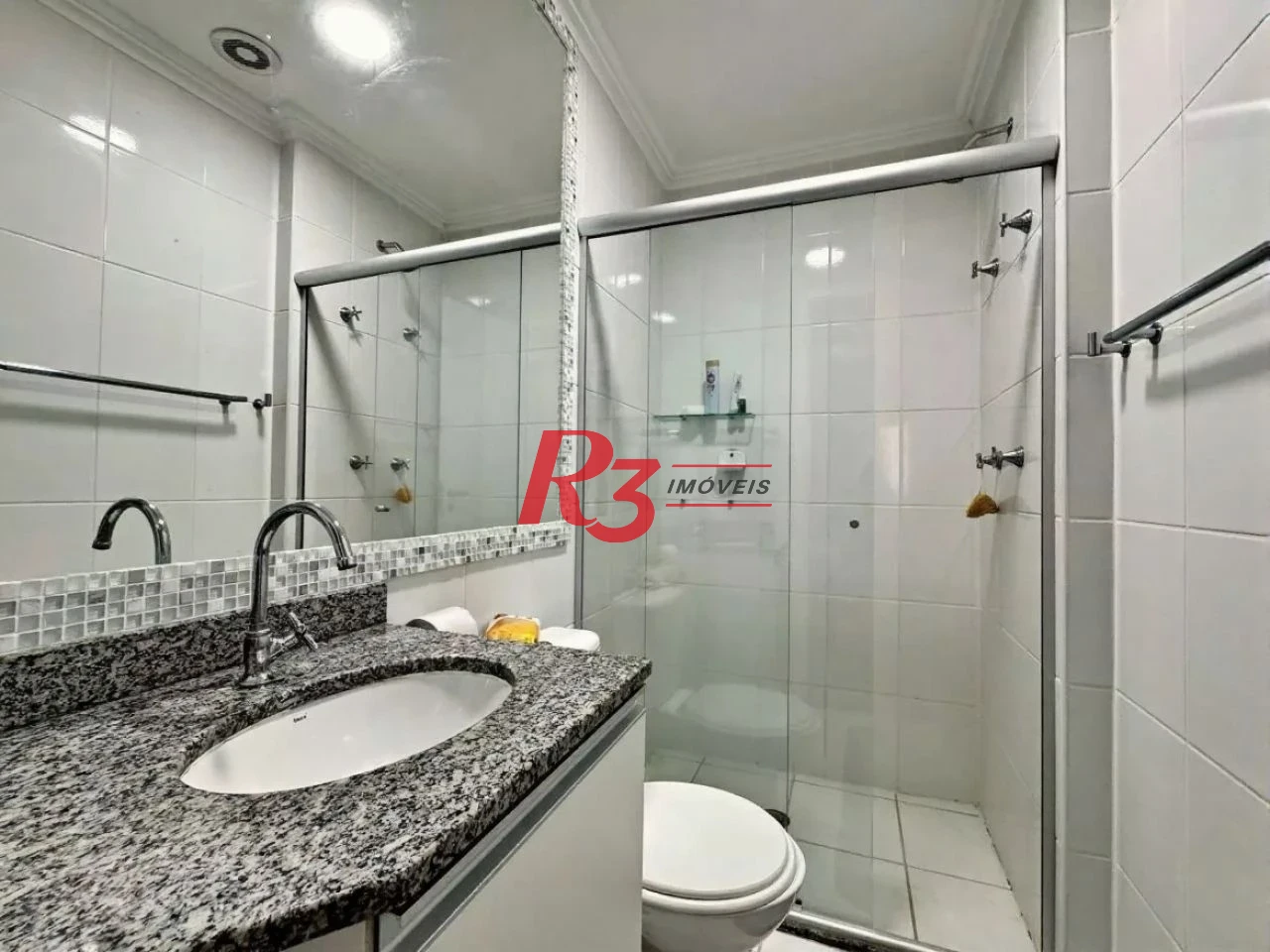 Apartamento com 2 dormitórios à venda, 64 m² por R$ 600.000,00 - Marapé - Santos/SP