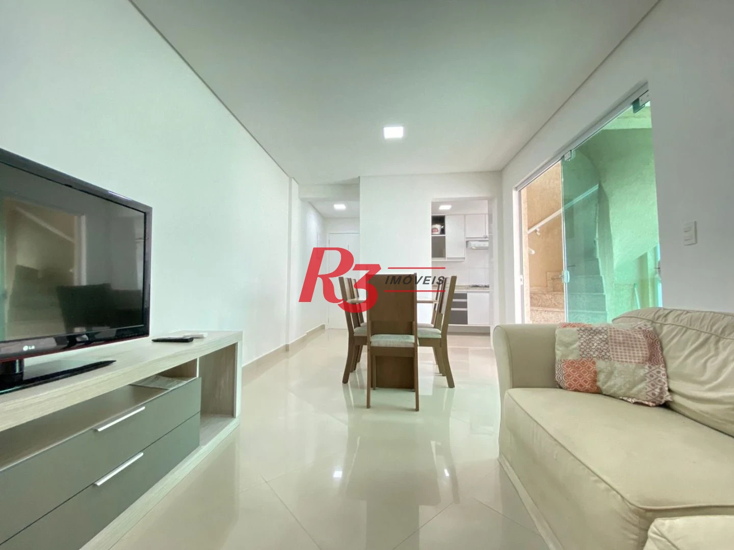 Apartamento Duplex com 2 dormitórios à venda, 151 m² por R$ 852.000,00 - Pitangueiras - Guarujá/SP