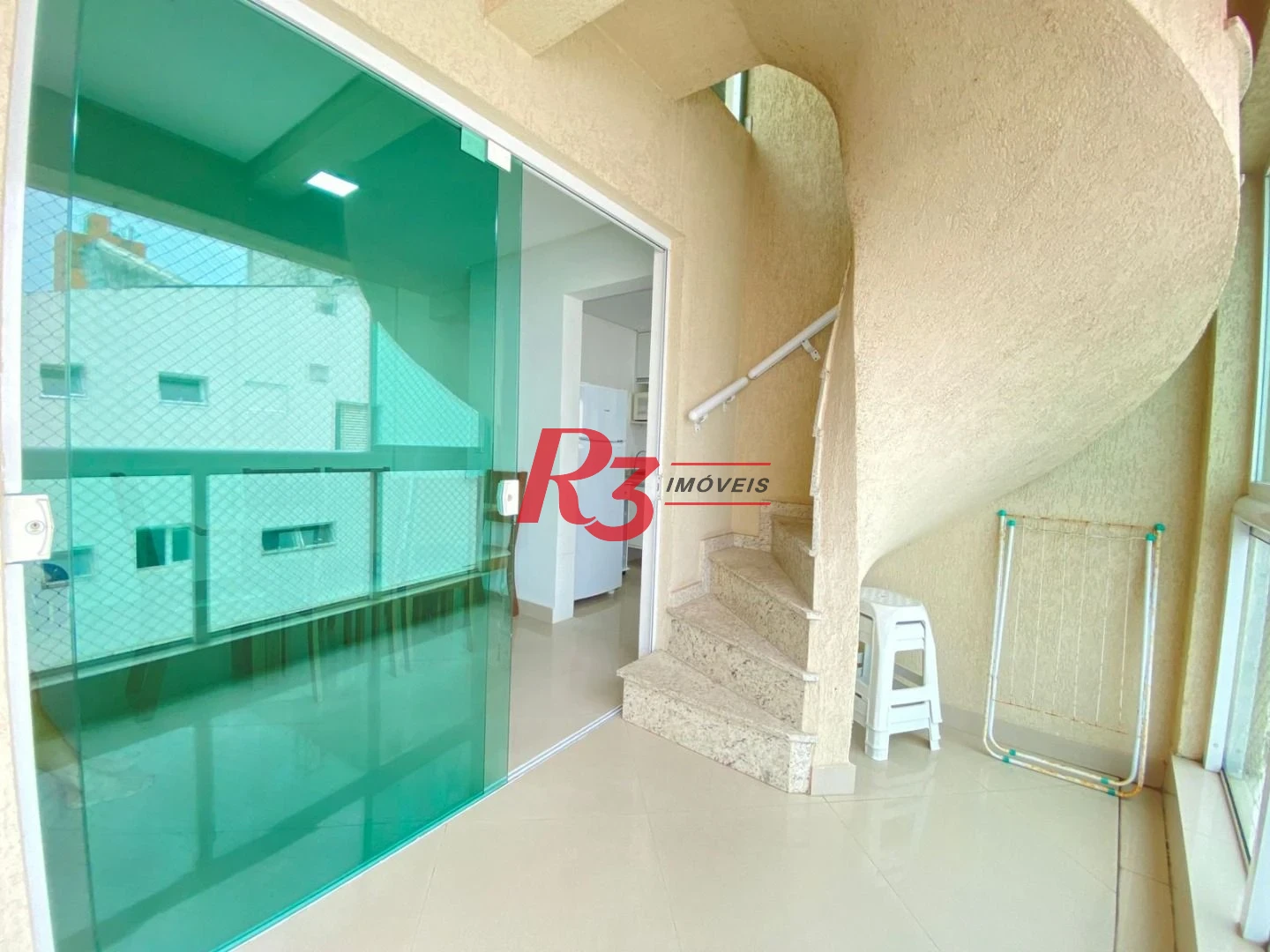 Apartamento Duplex com 2 dormitórios à venda, 151 m² por R$ 852.000,00 - Pitangueiras - Guarujá/SP