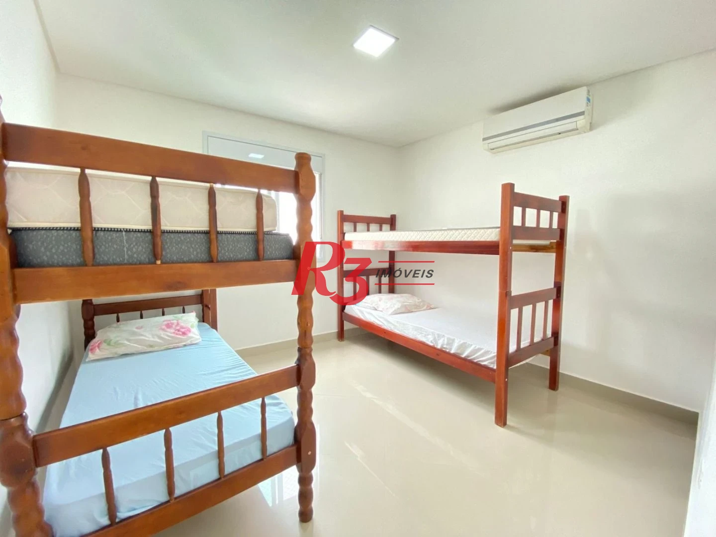 Apartamento Duplex com 2 dormitórios à venda, 151 m² por R$ 852.000,00 - Pitangueiras - Guarujá/SP