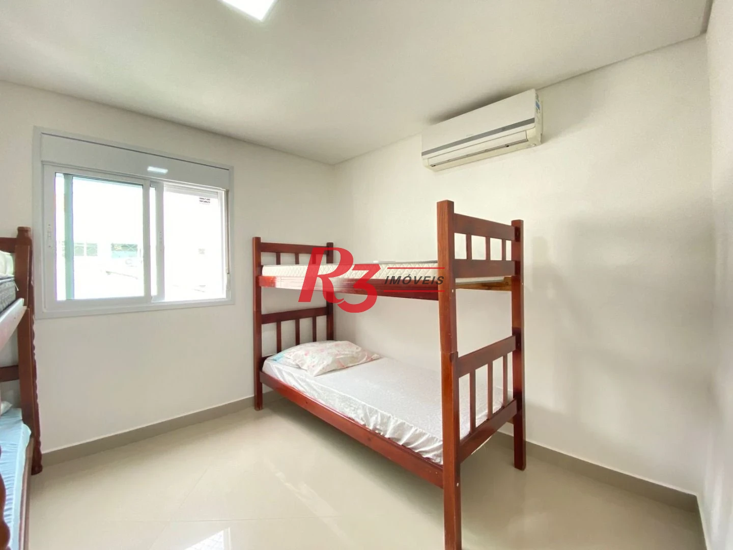 Apartamento Duplex com 2 dormitórios à venda, 151 m² por R$ 852.000,00 - Pitangueiras - Guarujá/SP