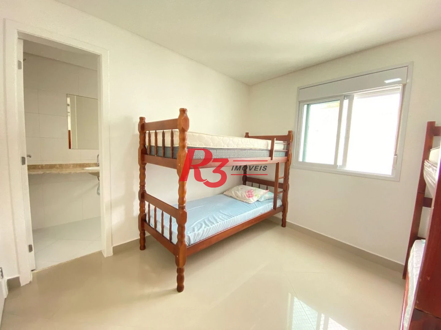 Apartamento Duplex com 2 dormitórios à venda, 151 m² por R$ 852.000,00 - Pitangueiras - Guarujá/SP