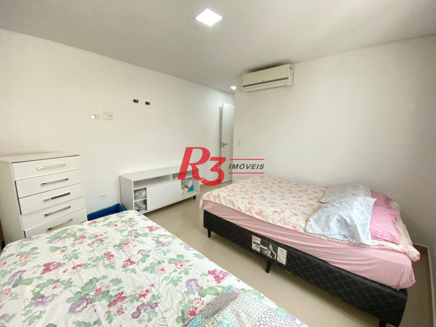 Apartamento Duplex com 2 dormitórios à venda, 151 m² por R$ 852.000,00 - Pitangueiras - Guarujá/SP