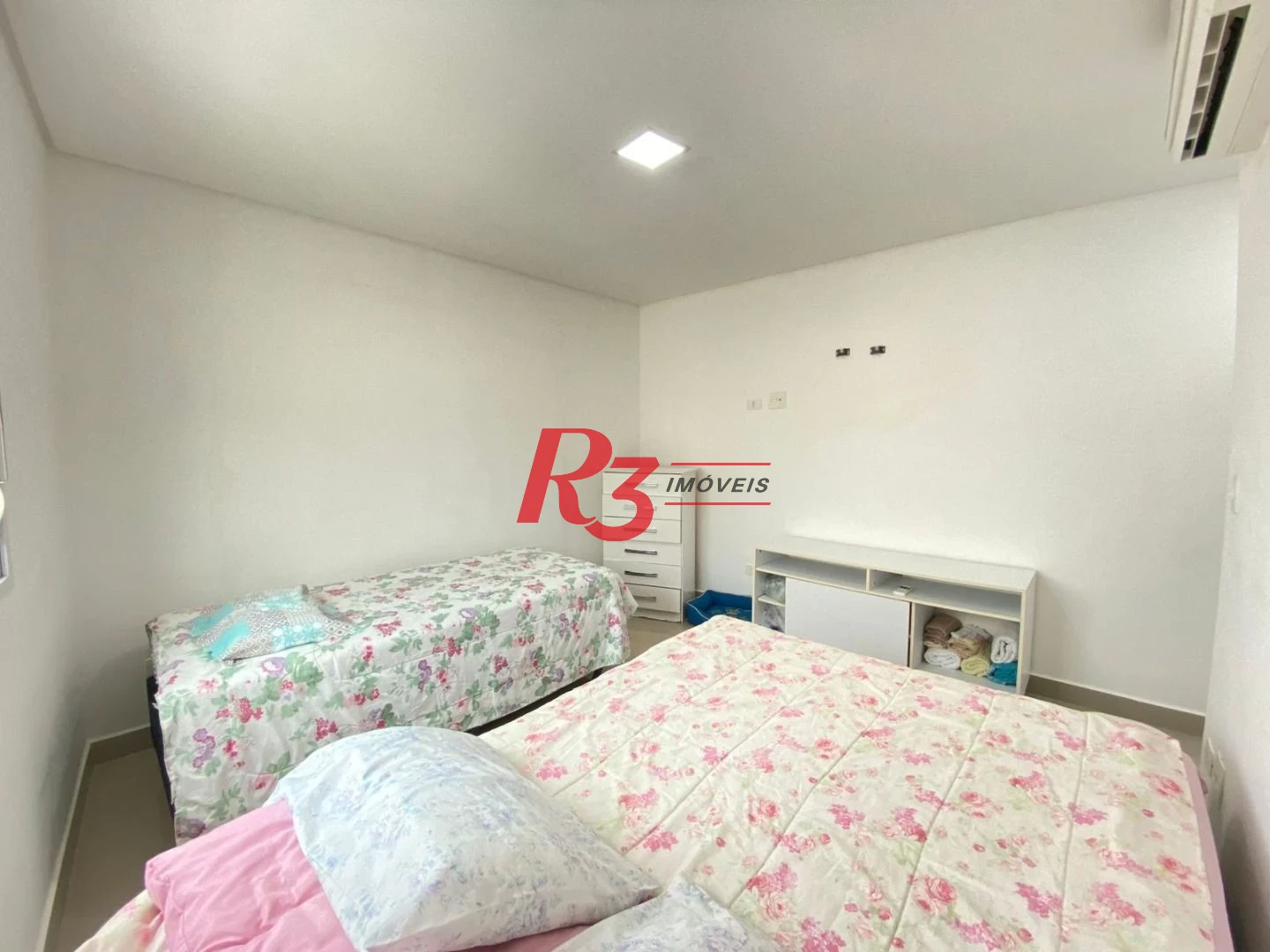 Apartamento Duplex com 2 dormitórios à venda, 151 m² por R$ 852.000,00 - Pitangueiras - Guarujá/SP