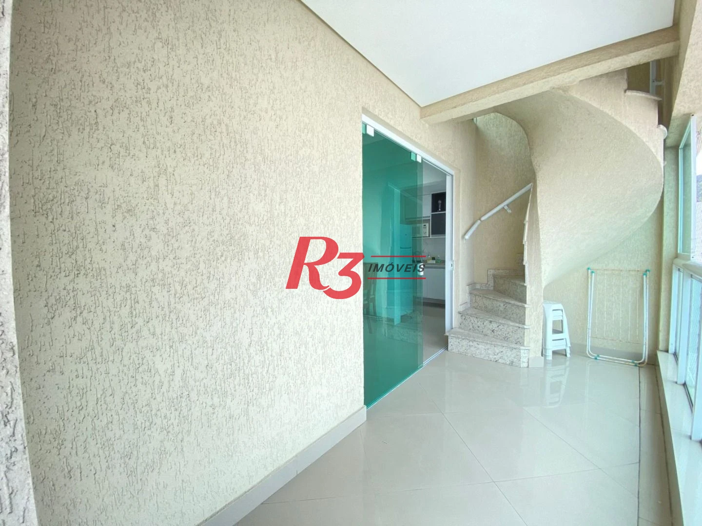 Apartamento Duplex com 2 dormitórios à venda, 151 m² por R$ 852.000,00 - Pitangueiras - Guarujá/SP