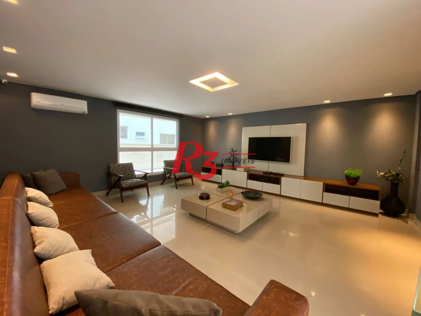 Apartamento Duplex com 2 dormitórios à venda, 151 m² por R$ 852.000,00 - Pitangueiras - Guarujá/SP