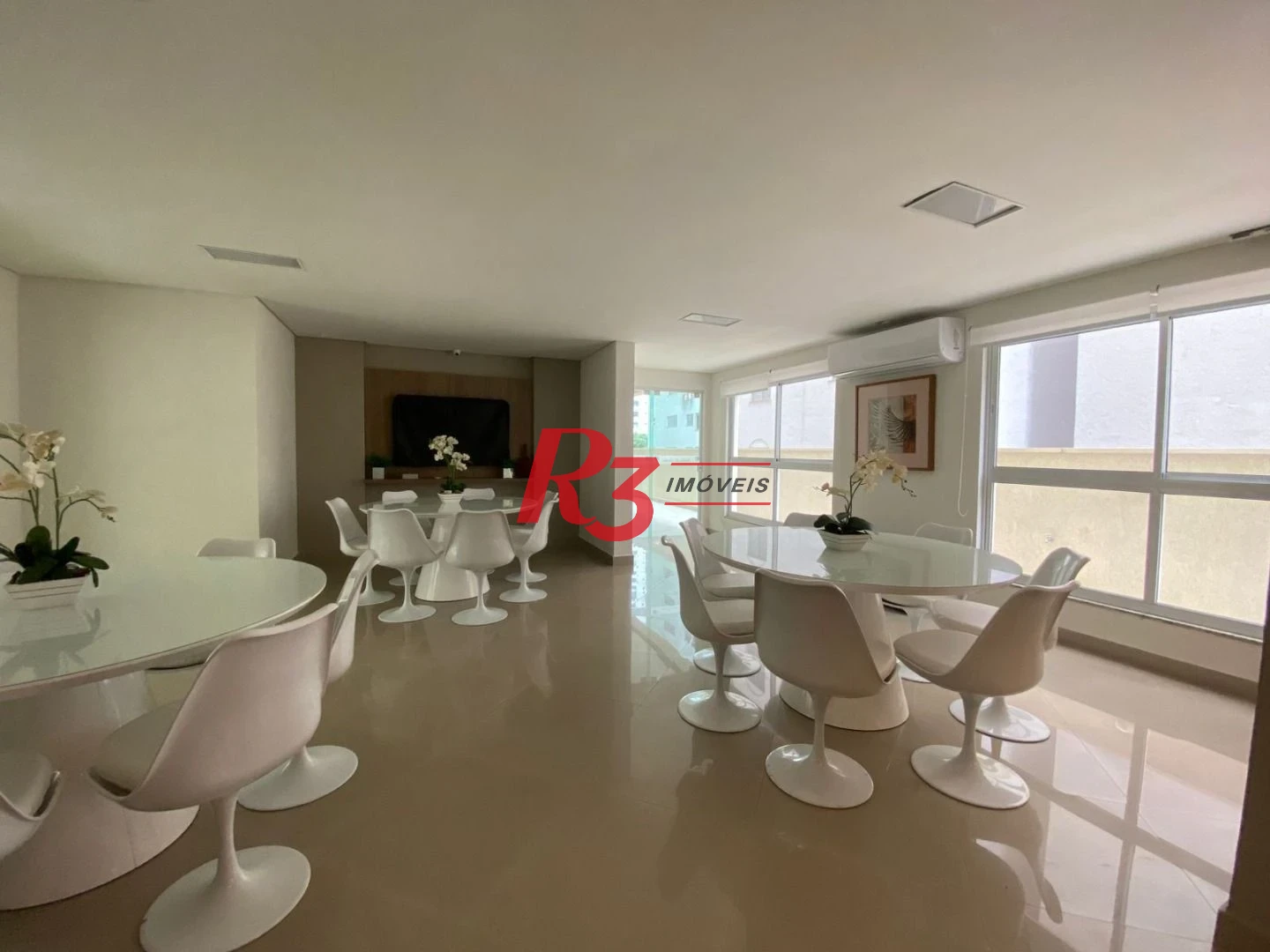 Apartamento Duplex com 2 dormitórios à venda, 151 m² por R$ 852.000,00 - Pitangueiras - Guarujá/SP