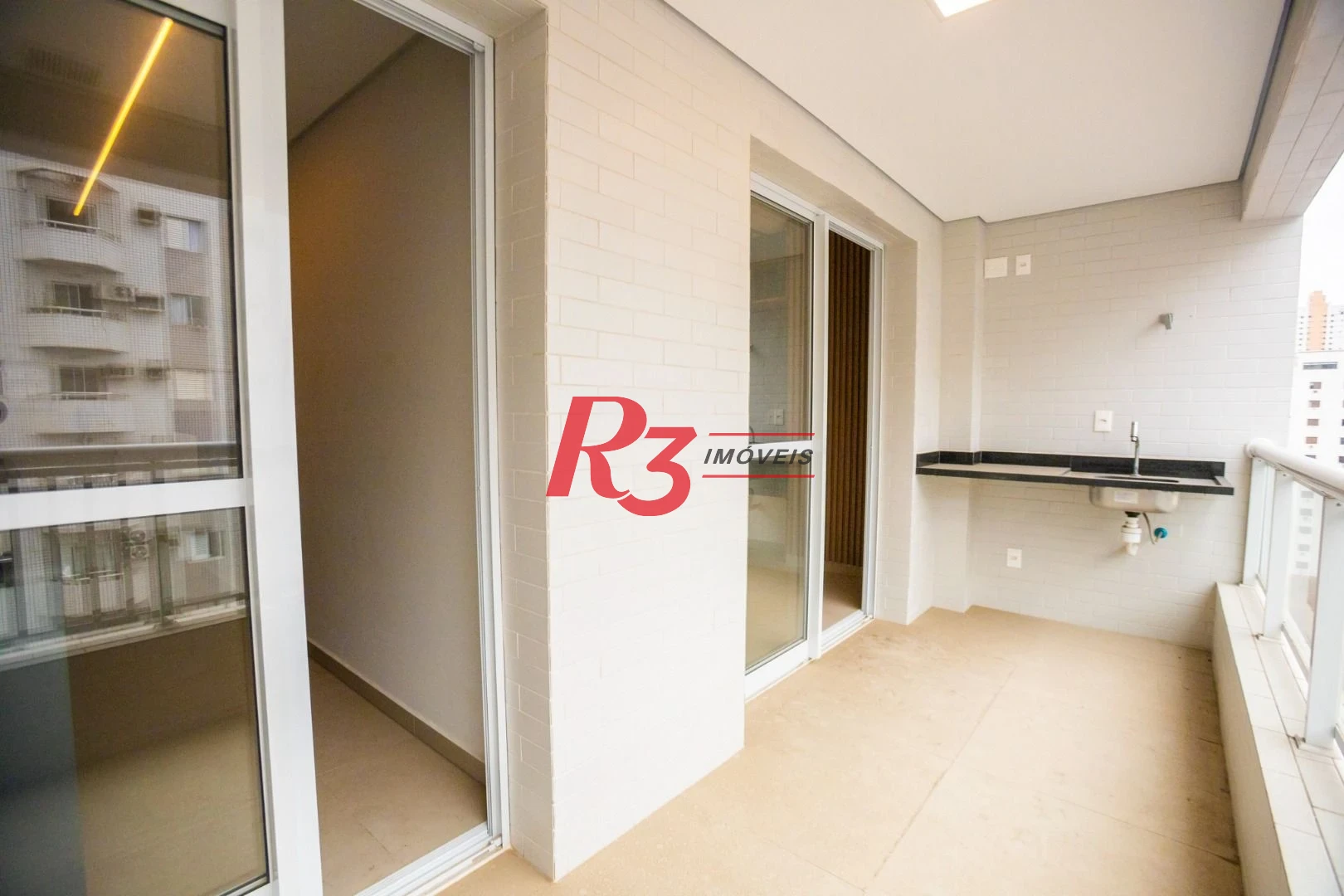 Apartamento com 2 dormitórios à venda, 74 m² por R$ 1.065.000,00 - Boqueirão - Santos/SP