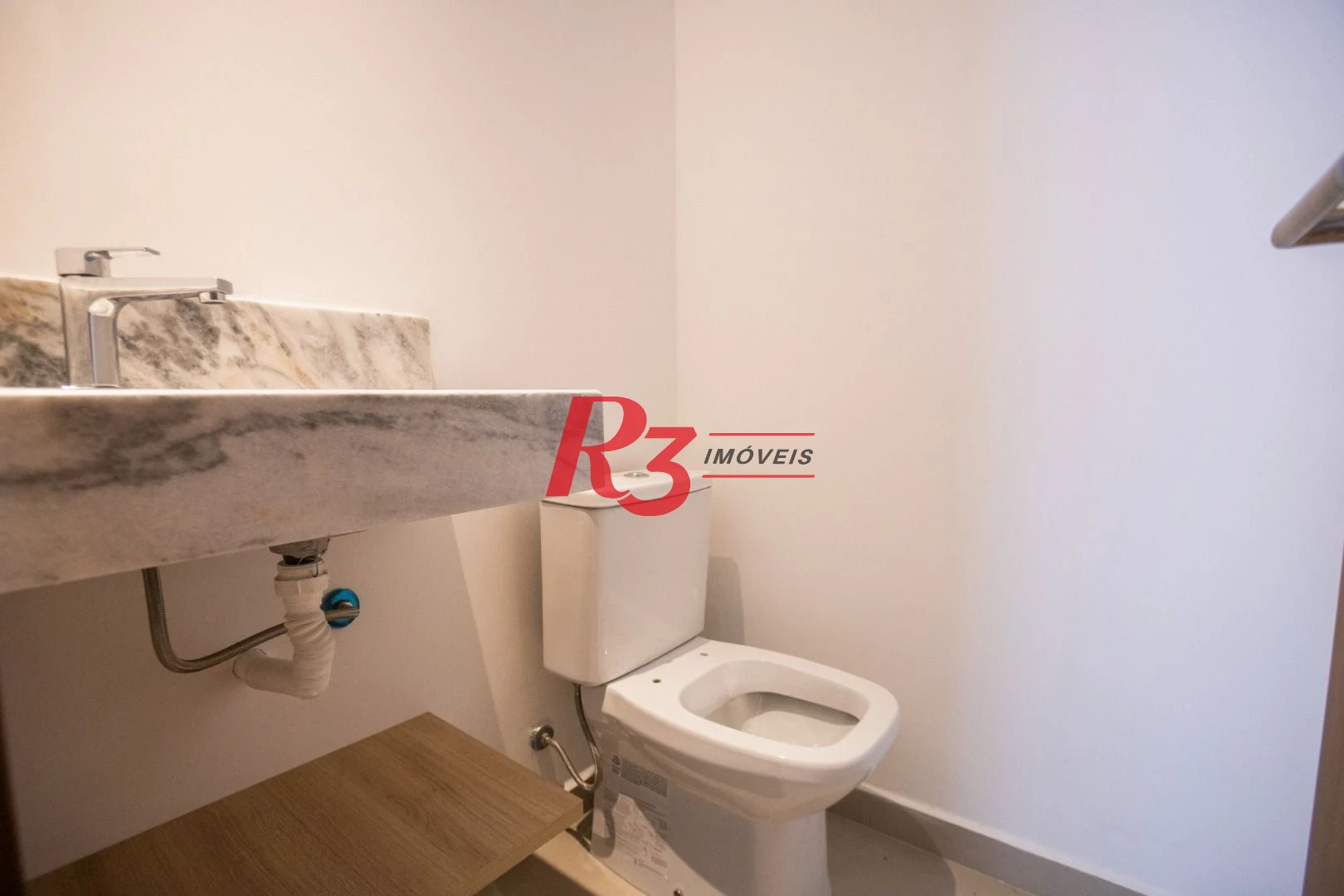 Apartamento com 2 dormitórios à venda, 74 m² por R$ 1.065.000,00 - Boqueirão - Santos/SP