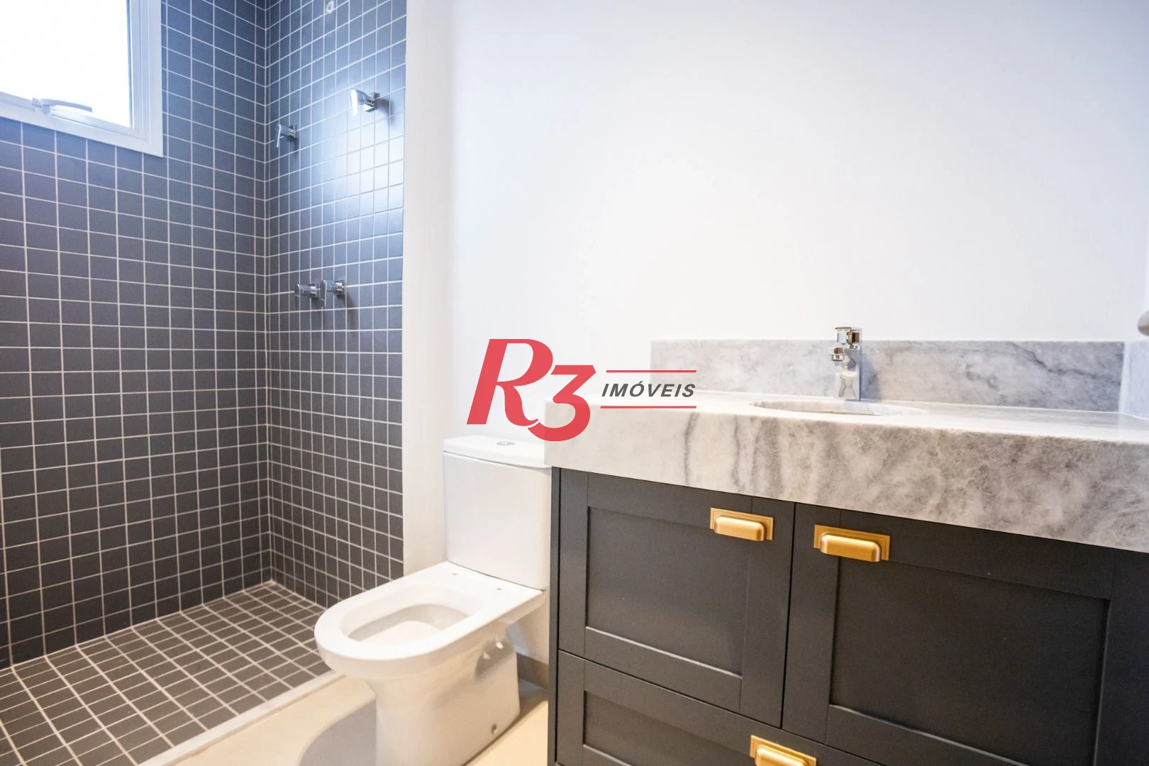 Apartamento com 2 dormitórios à venda, 74 m² por R$ 1.065.000,00 - Boqueirão - Santos/SP