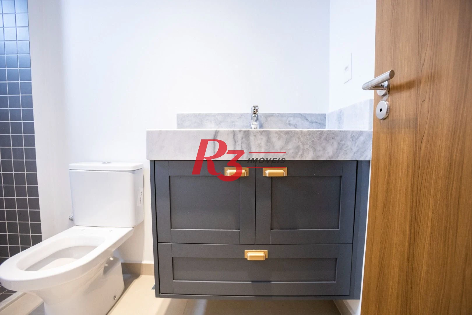 Apartamento com 2 dormitórios à venda, 74 m² por R$ 1.065.000,00 - Boqueirão - Santos/SP