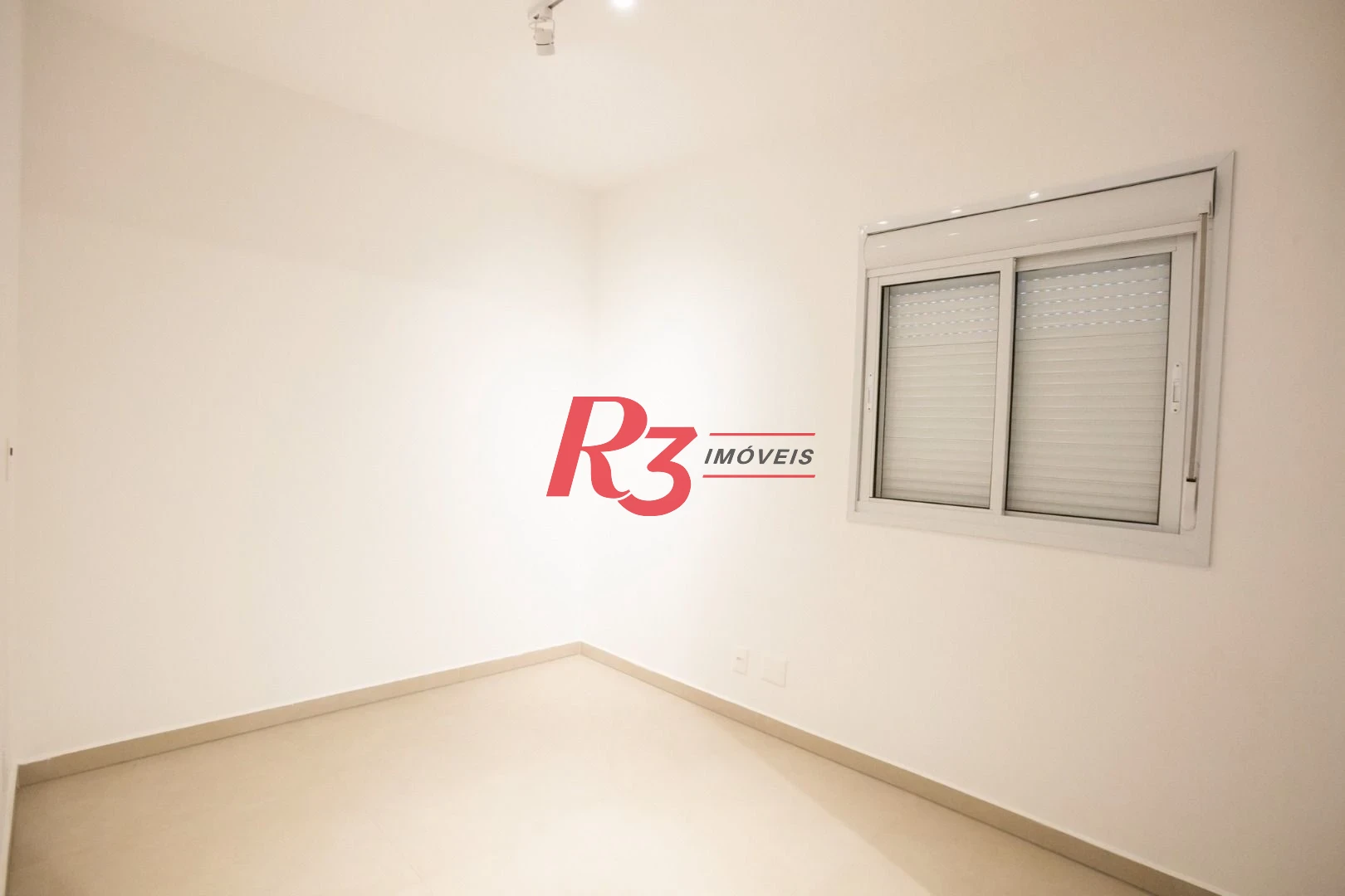 Apartamento com 2 dormitórios à venda, 74 m² por R$ 1.065.000,00 - Boqueirão - Santos/SP
