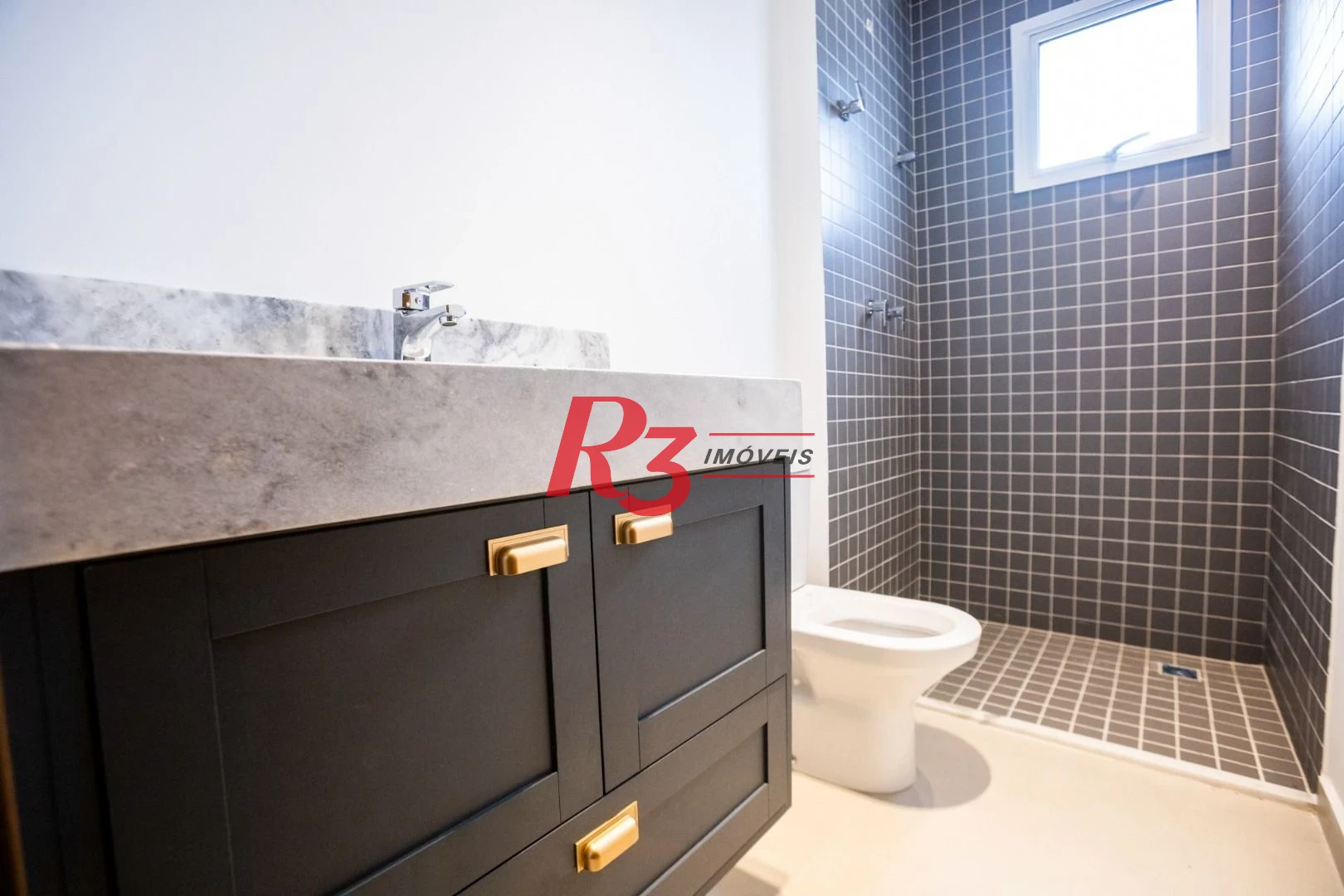Apartamento com 2 dormitórios à venda, 74 m² por R$ 1.065.000,00 - Boqueirão - Santos/SP