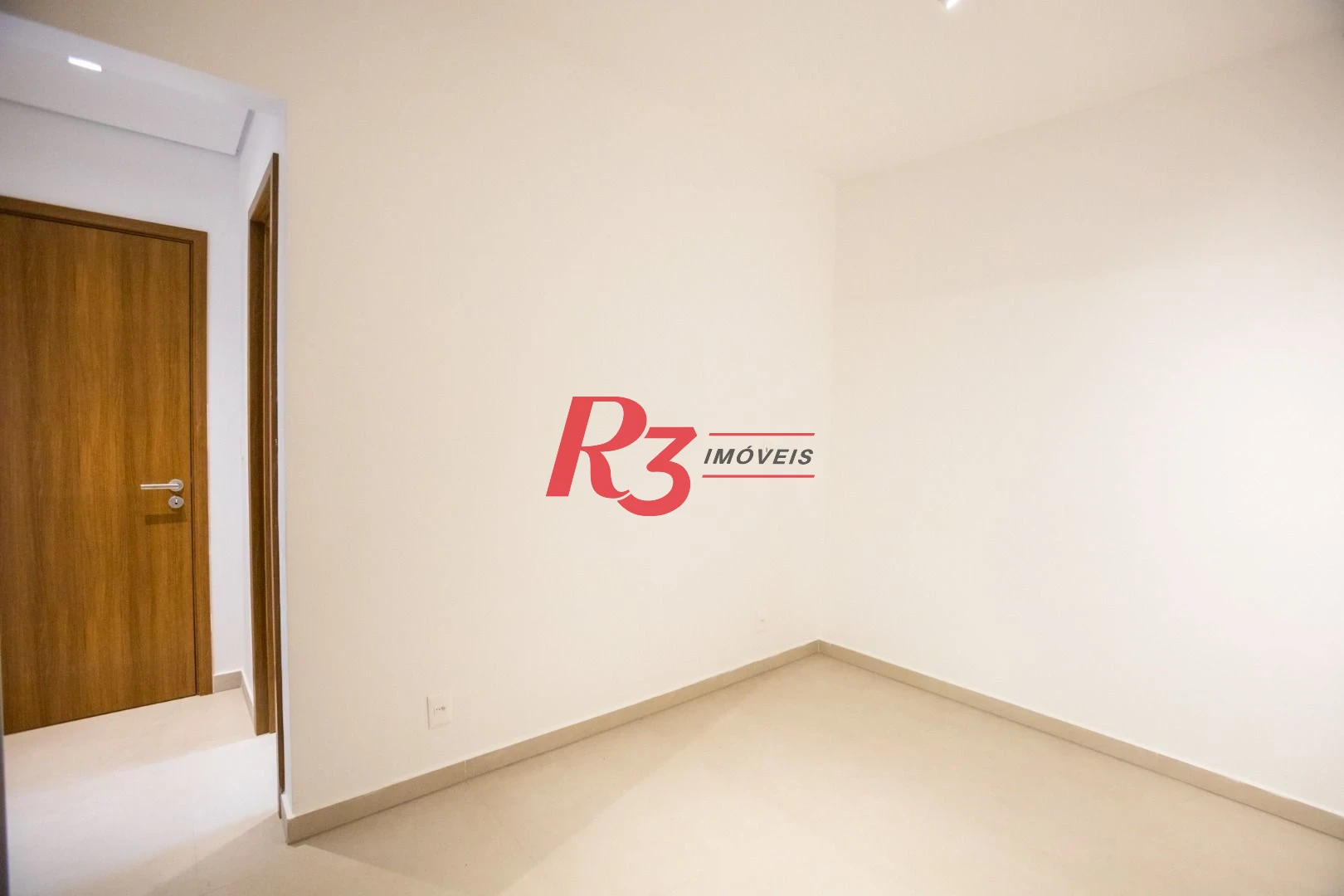 Apartamento com 2 dormitórios à venda, 74 m² por R$ 1.065.000,00 - Boqueirão - Santos/SP