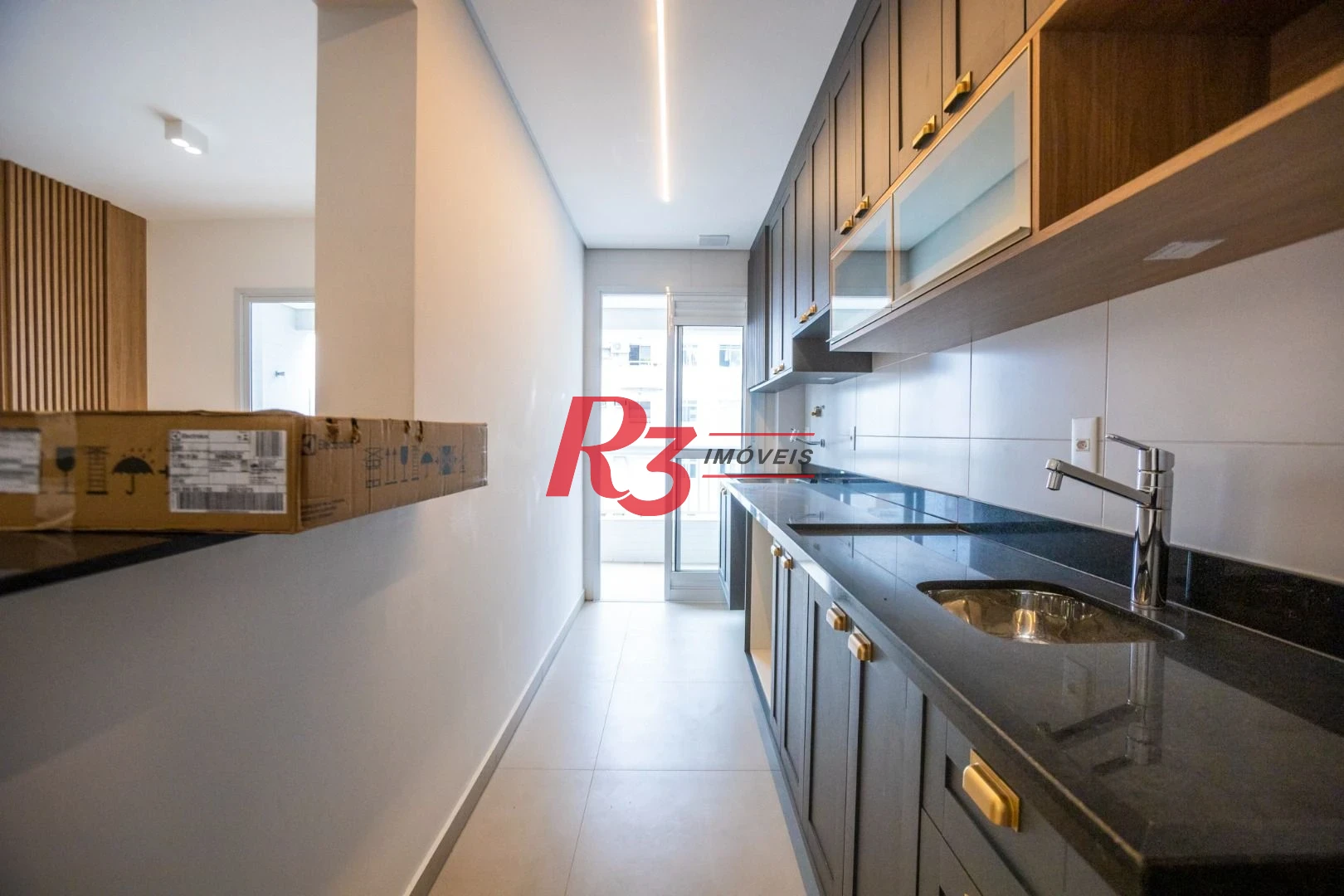 Apartamento com 2 dormitórios à venda, 74 m² por R$ 1.065.000,00 - Boqueirão - Santos/SP