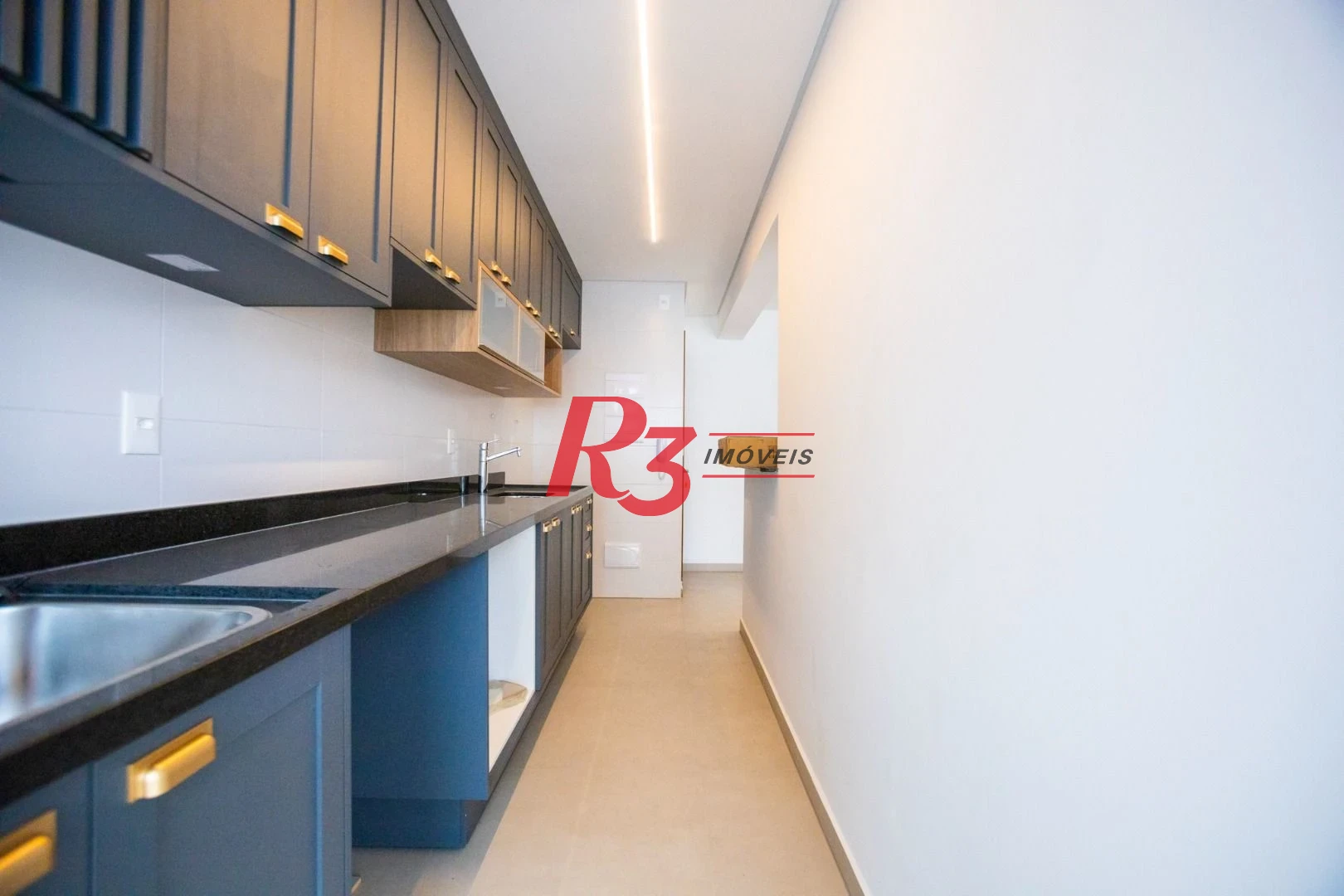 Apartamento com 2 dormitórios à venda, 74 m² por R$ 1.065.000,00 - Boqueirão - Santos/SP