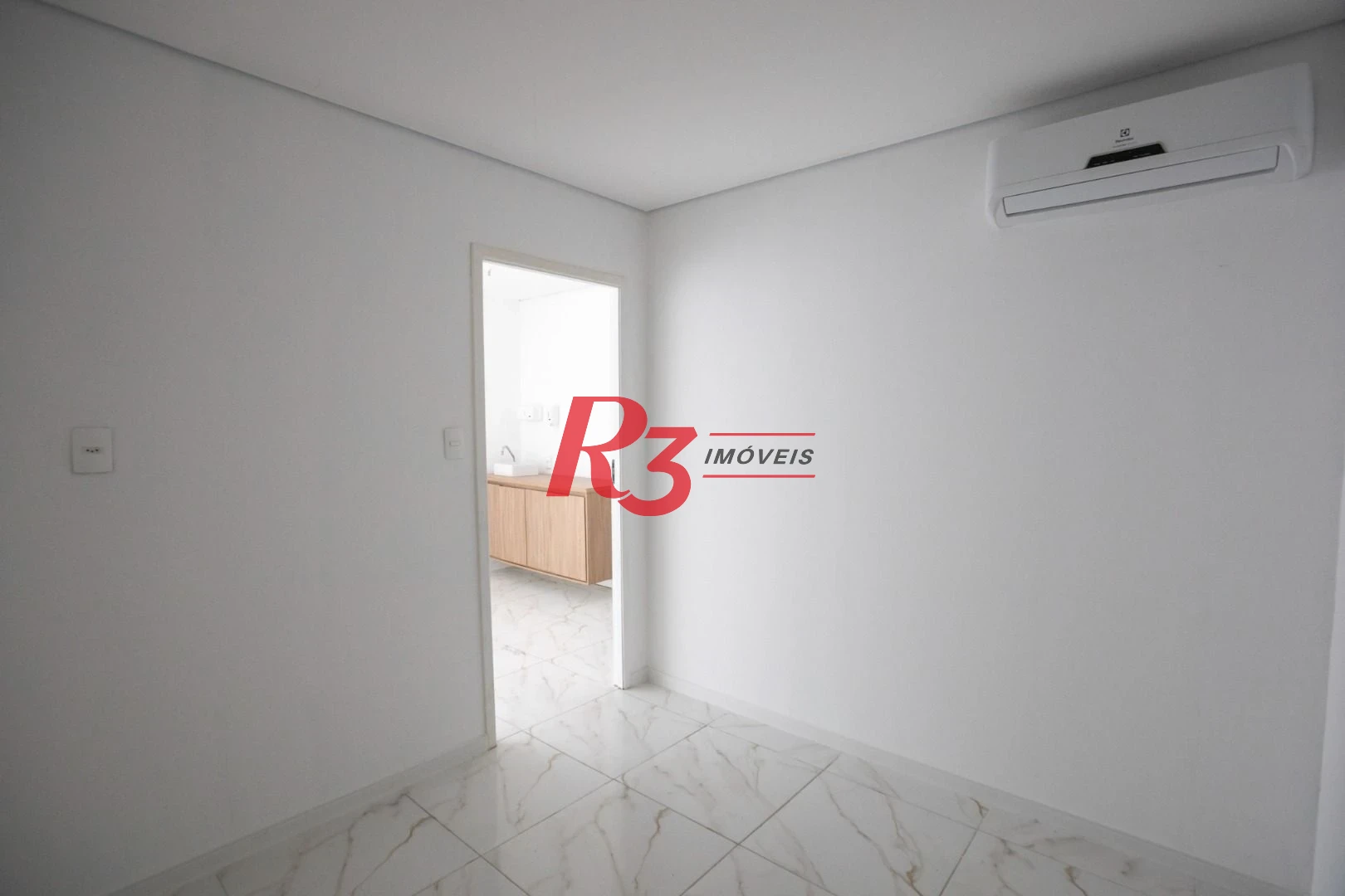 Sala, 179 m² - venda por R$ 1.772.000,00 ou aluguel por R$ 13.600,00/mês - Ponta da Praia - Santos/SP