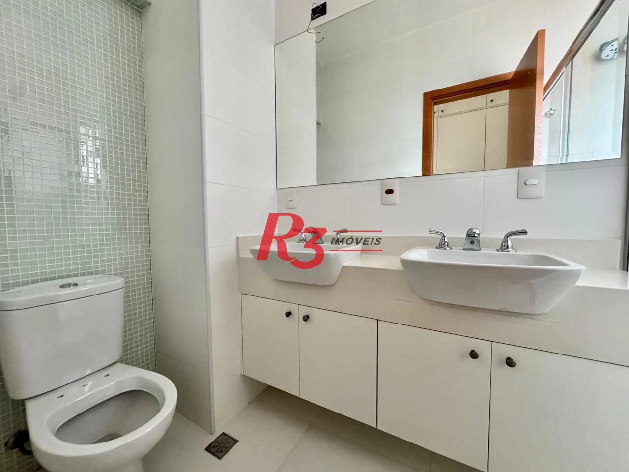 Apartamento com 3 dormitórios à venda, 131 m² por R$ 1.800.000,00 - Boqueirão - Santos/SP