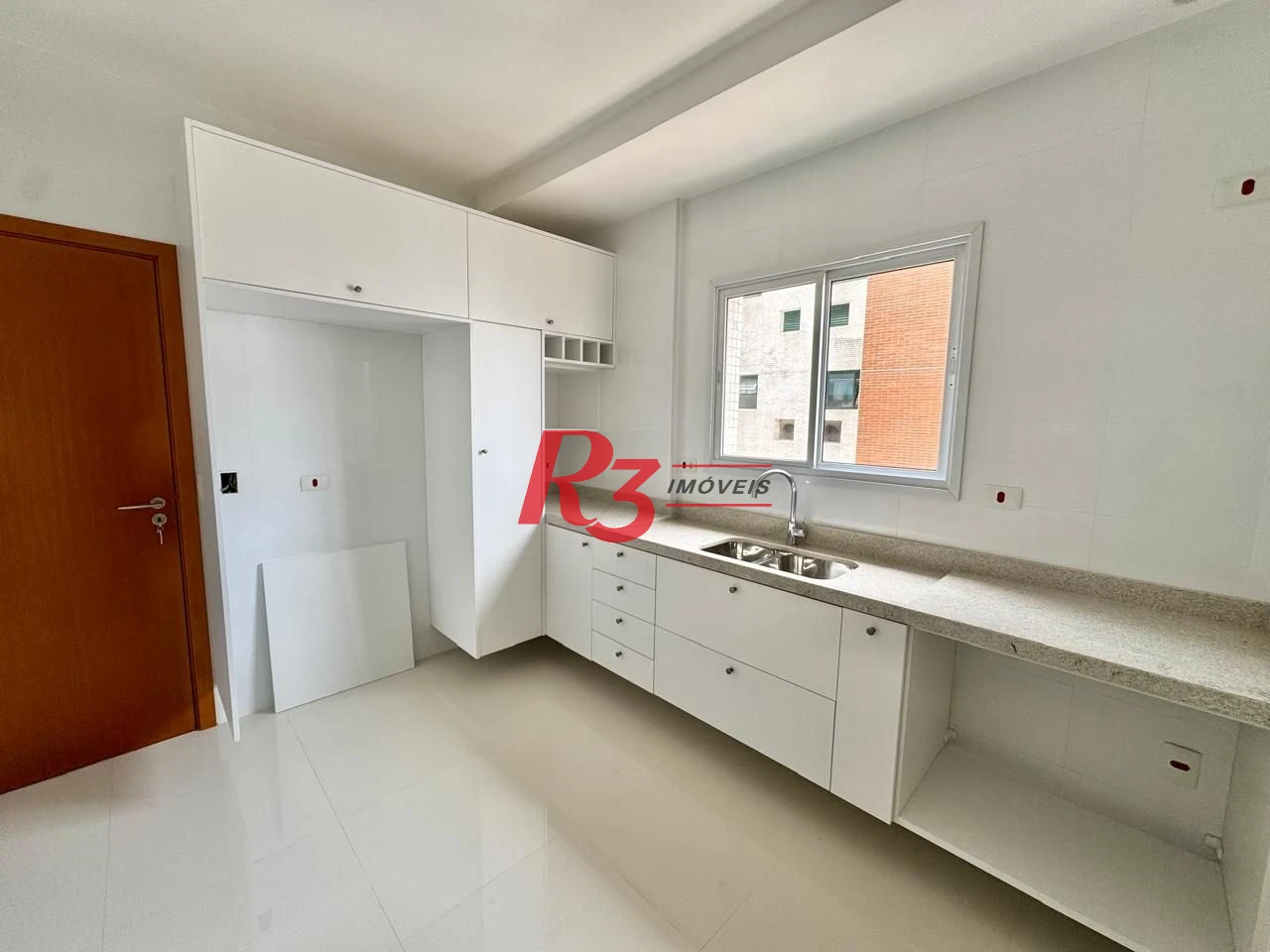 Apartamento com 3 dormitórios à venda, 131 m² por R$ 1.800.000,00 - Boqueirão - Santos/SP