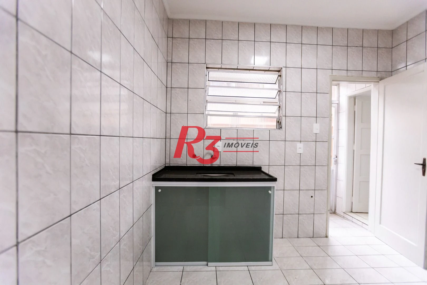 Apartamento com 2 dormitórios à venda, 90 m² por R$ 385.000,00 - Boqueirão - Santos/SP