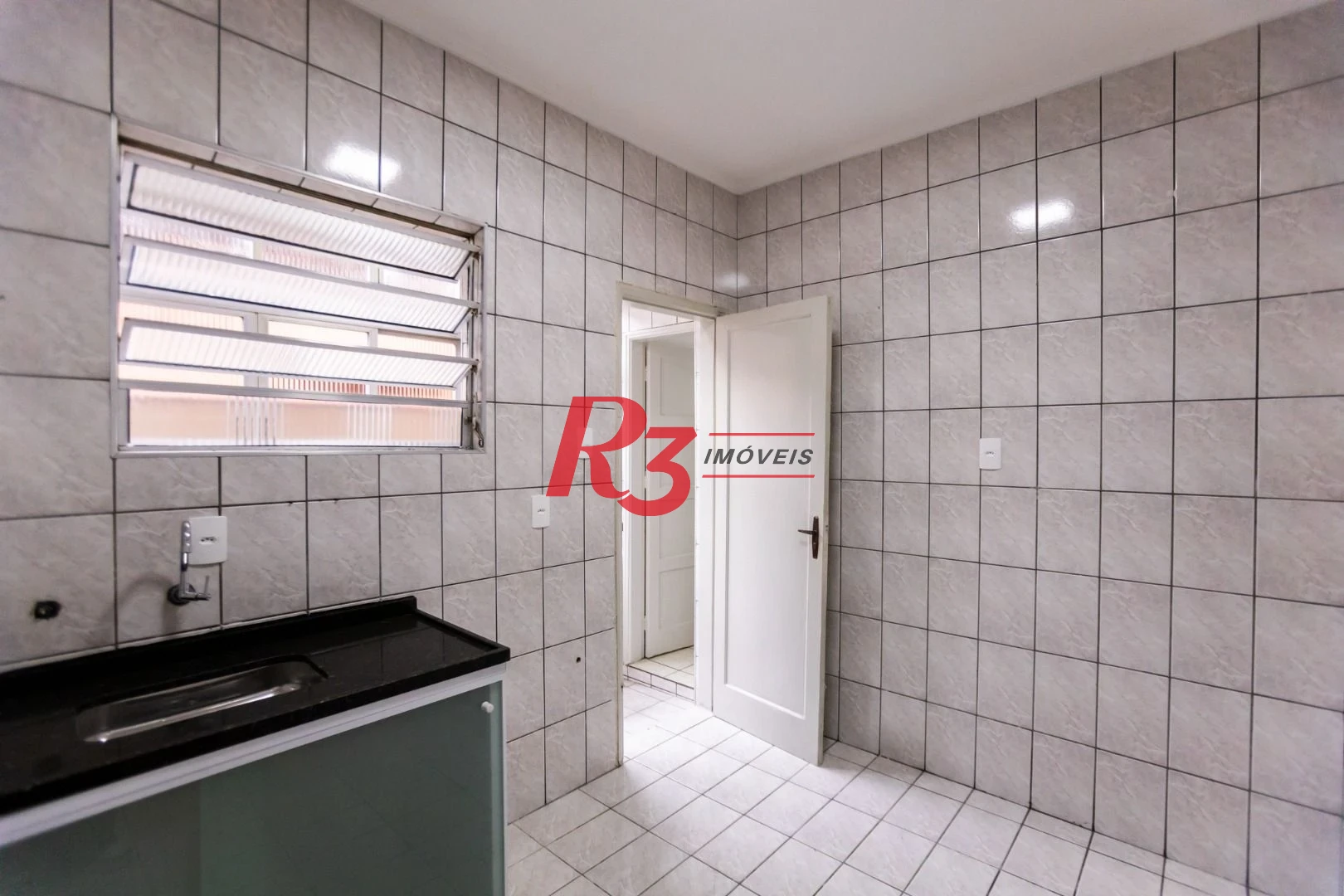 Apartamento com 2 dormitórios à venda, 90 m² por R$ 385.000,00 - Boqueirão - Santos/SP
